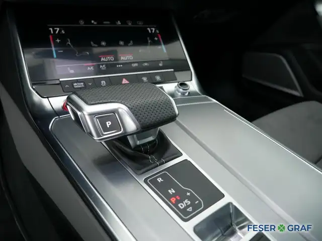 Audi S7 view 10