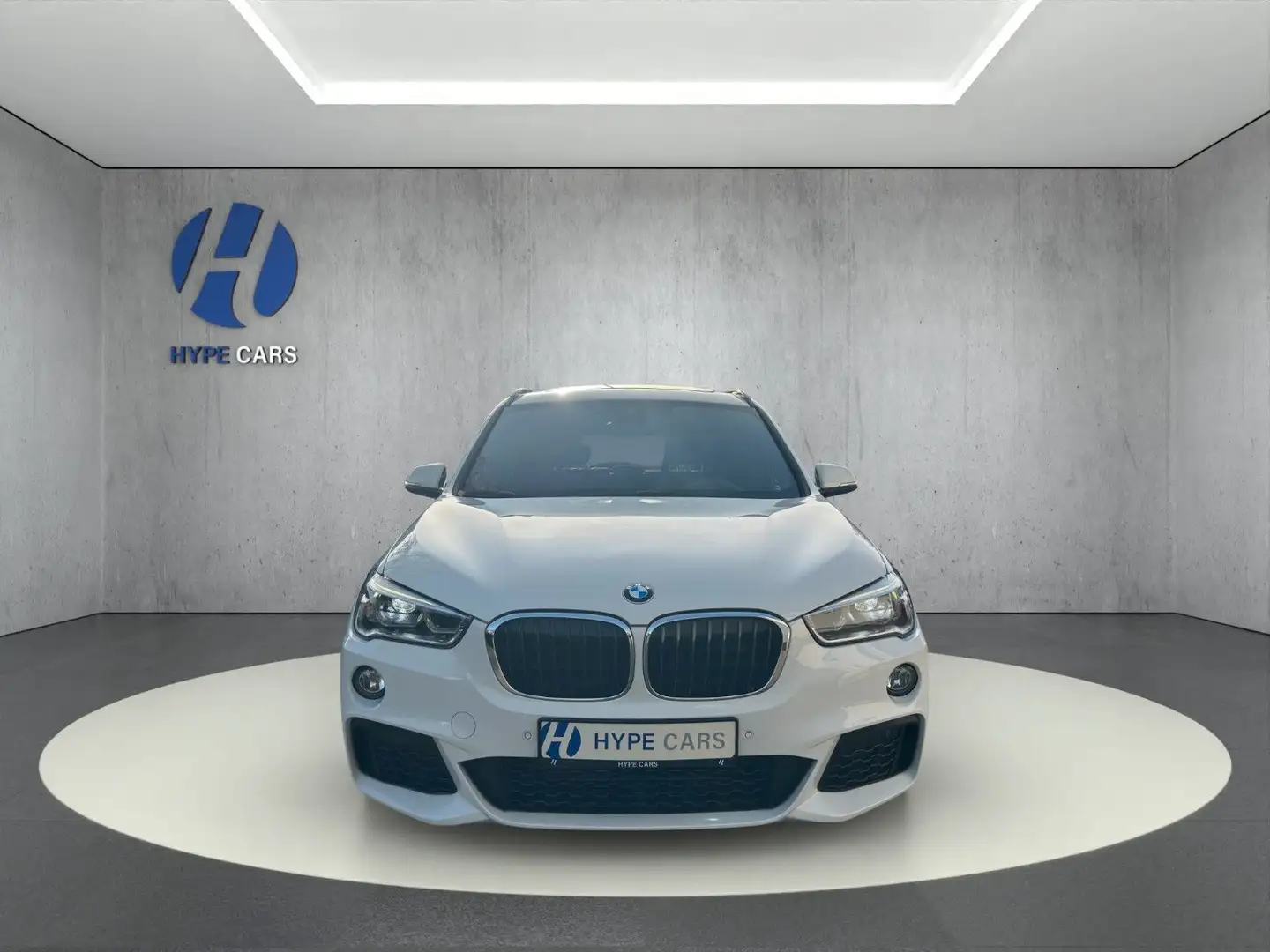 BMW X1 xDrive 20 d M Sport Pano HUD Kamera LED H&K Weiß - 2
