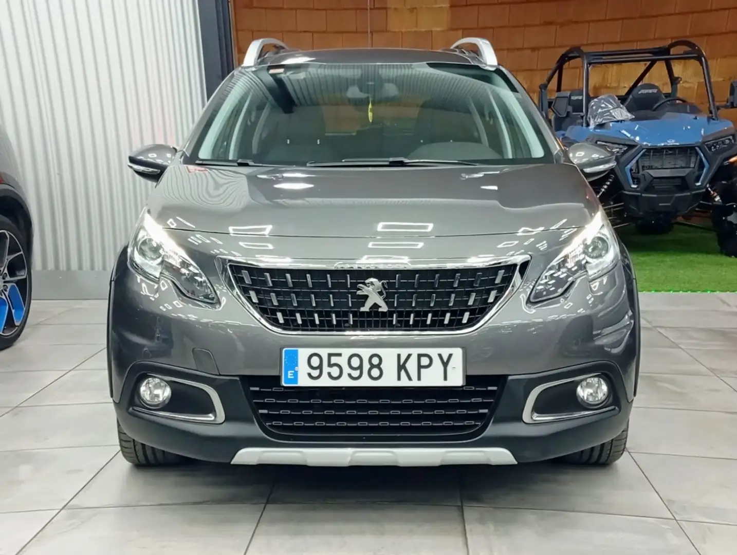 Peugeot 2008 1.2 PureTech S&S Allure EAT6 110 Grau - 2