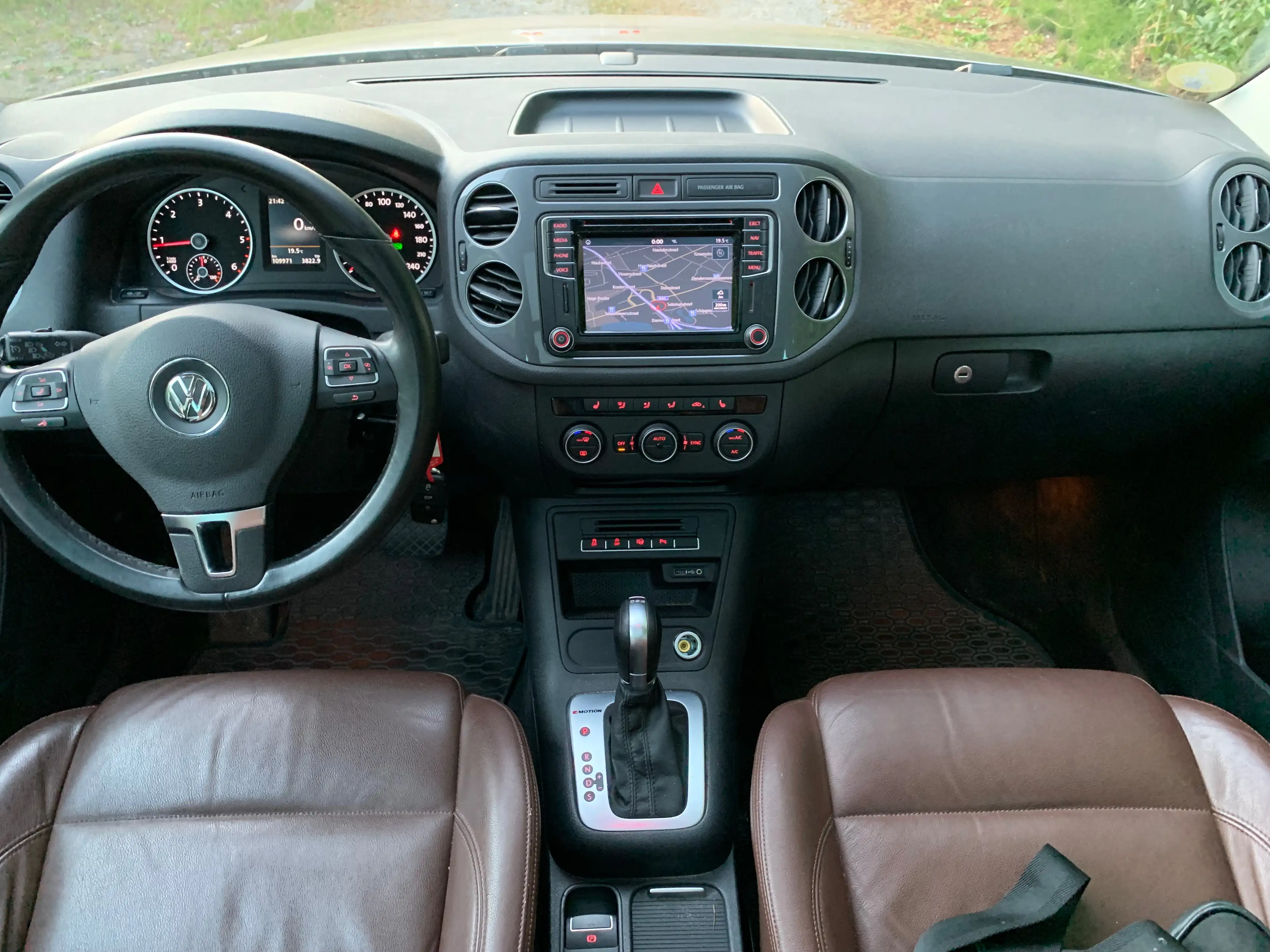 Volkswagen Tiguan Tiguan 2.0 TDi SCR 4Mo Sport — photo 2