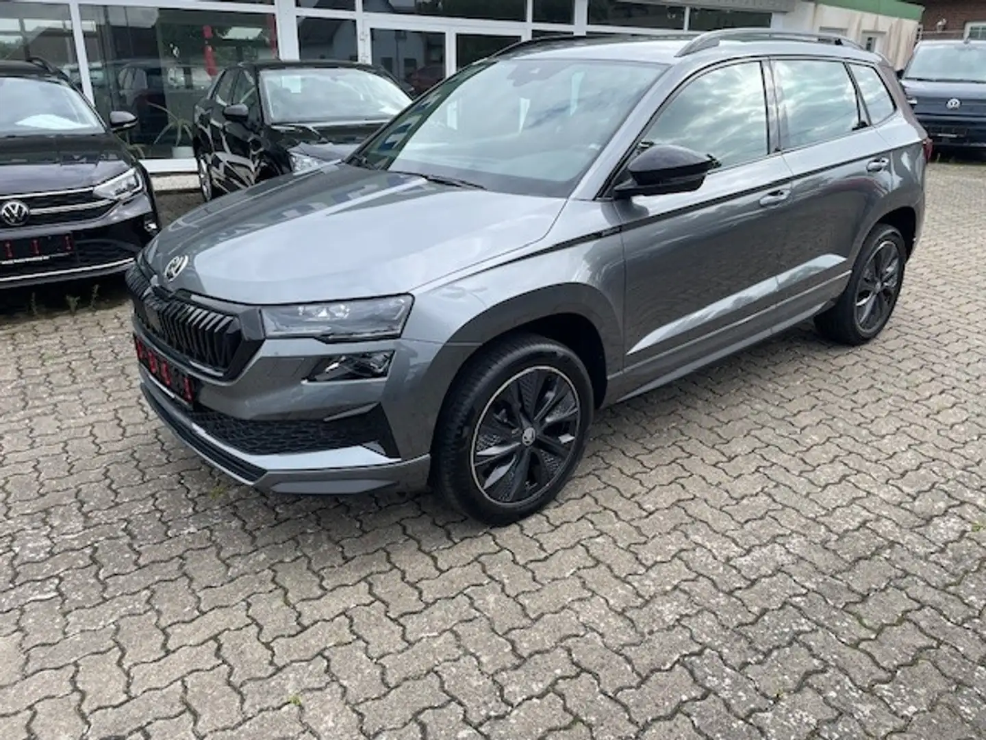 Skoda Karoq 1.5 TSI DSG SPORTLINE,Matrix,AHK,ACC,RFK,+ Grau - 2