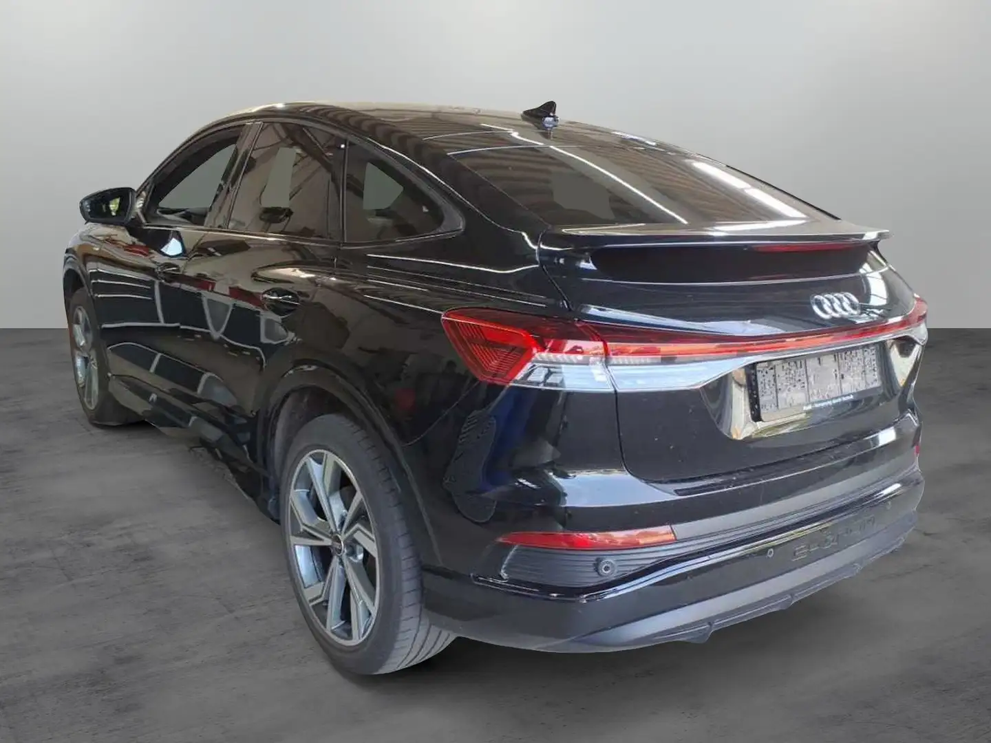 Audi Q4 e-tron S-Line 50 quattro / Matrix Schwarz - 2