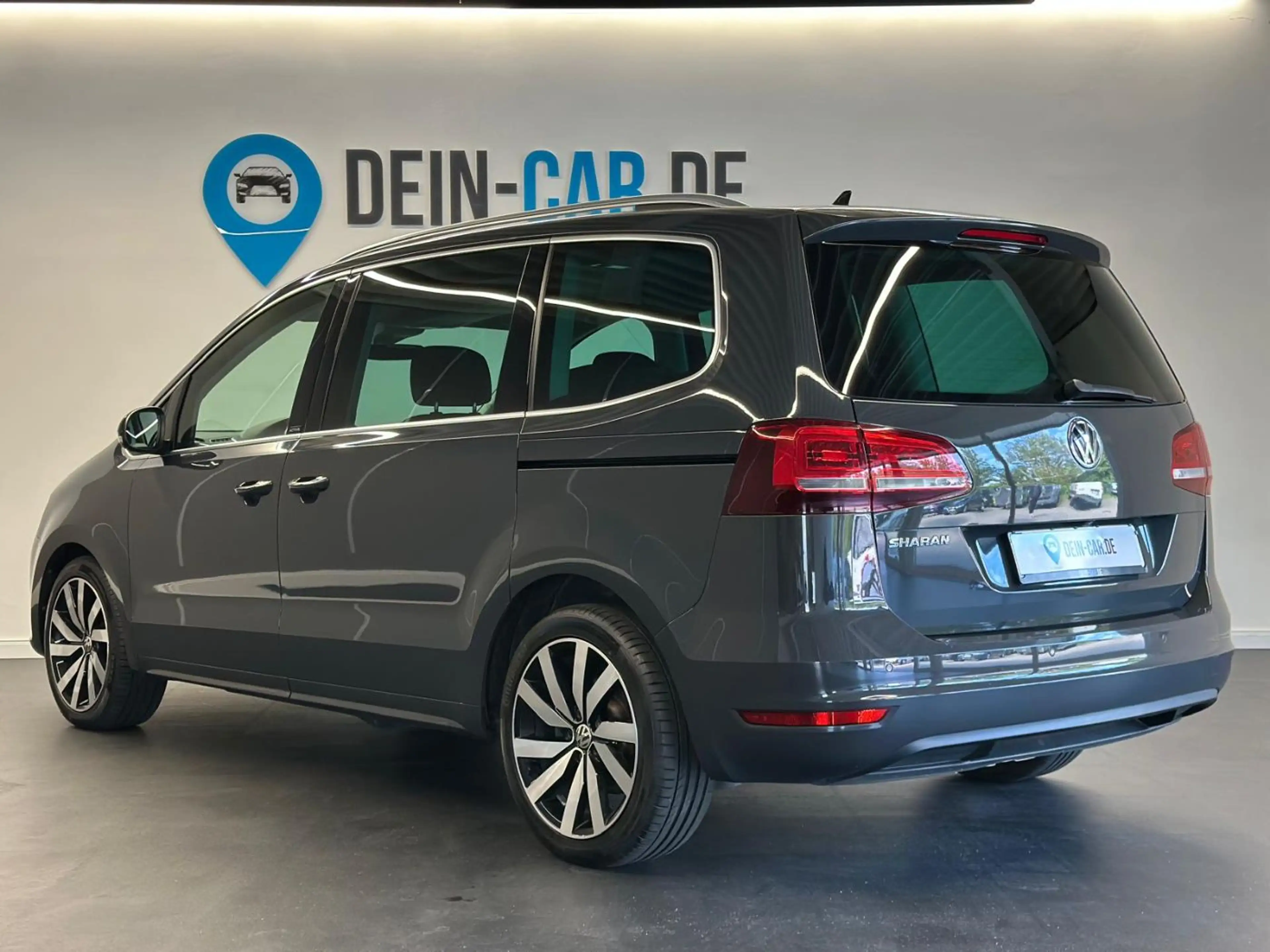 Volkswagen Sharan ACC AHK Navi PDC SHZ SpurW Winterp. Kam. — photo 4