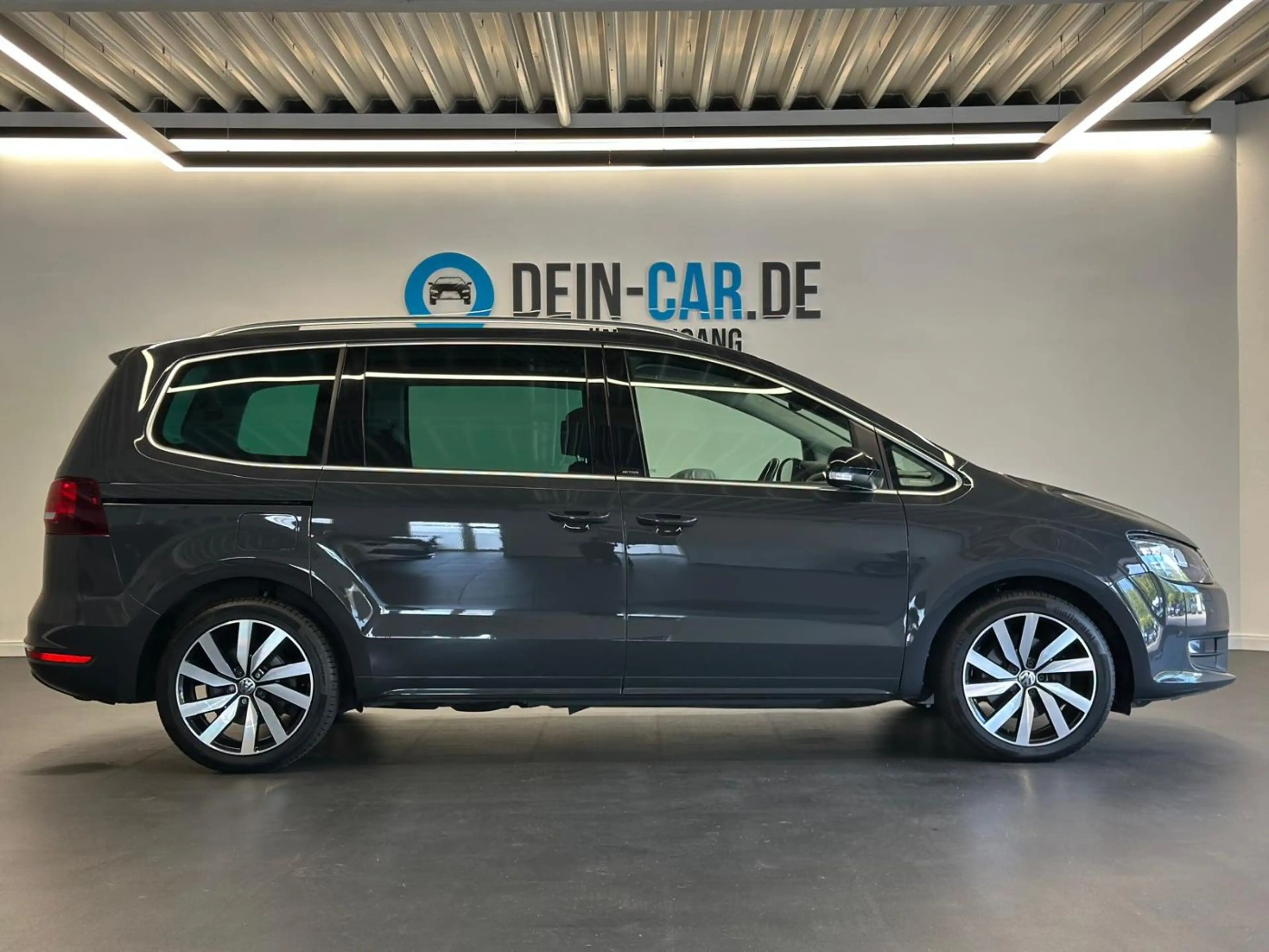 Volkswagen Sharan ACC AHK Navi PDC SHZ SpurW Winterp. Kam. — photo 7