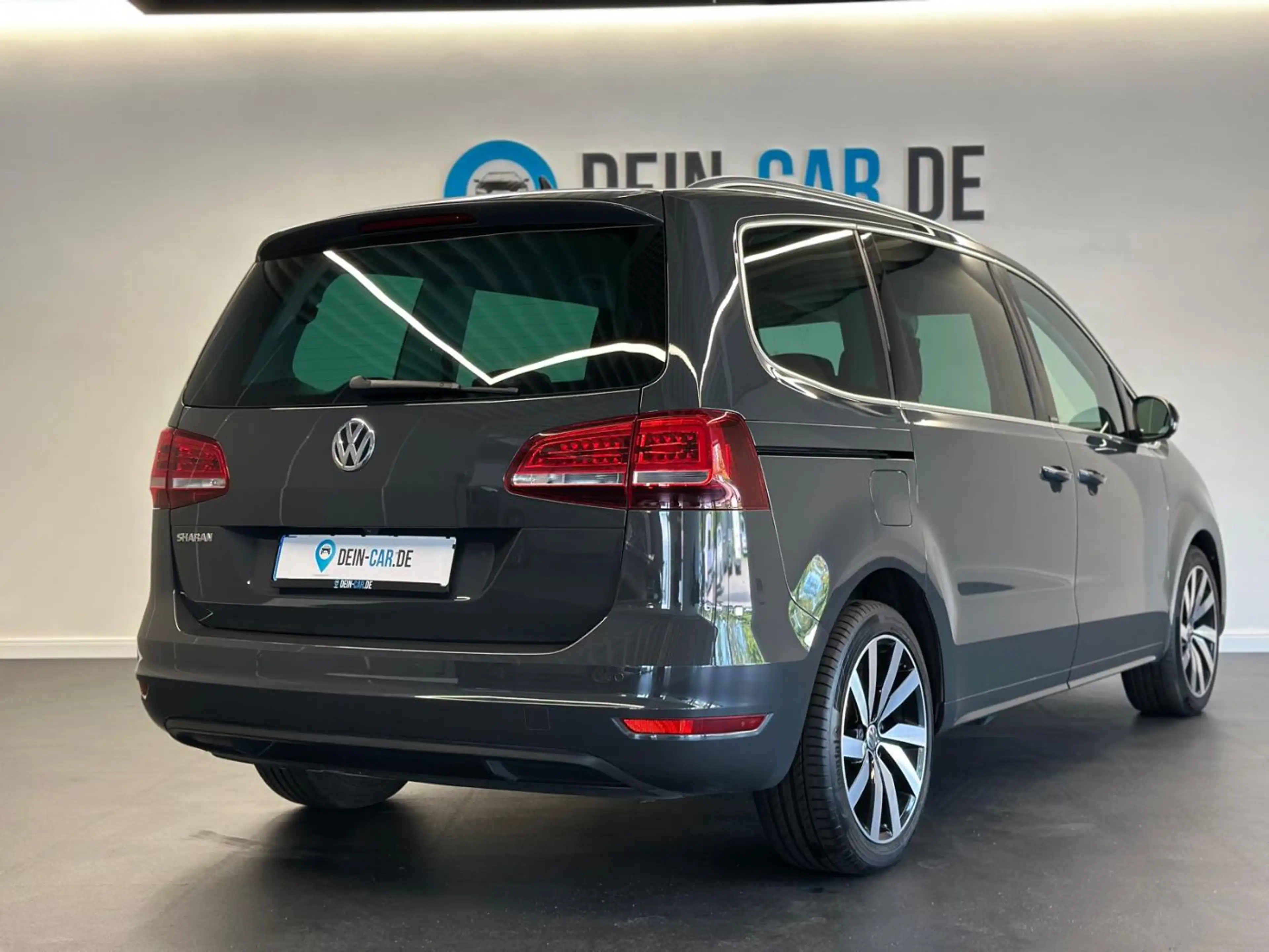 Volkswagen Sharan ACC AHK Navi PDC SHZ SpurW Winterp. Kam. — photo 6