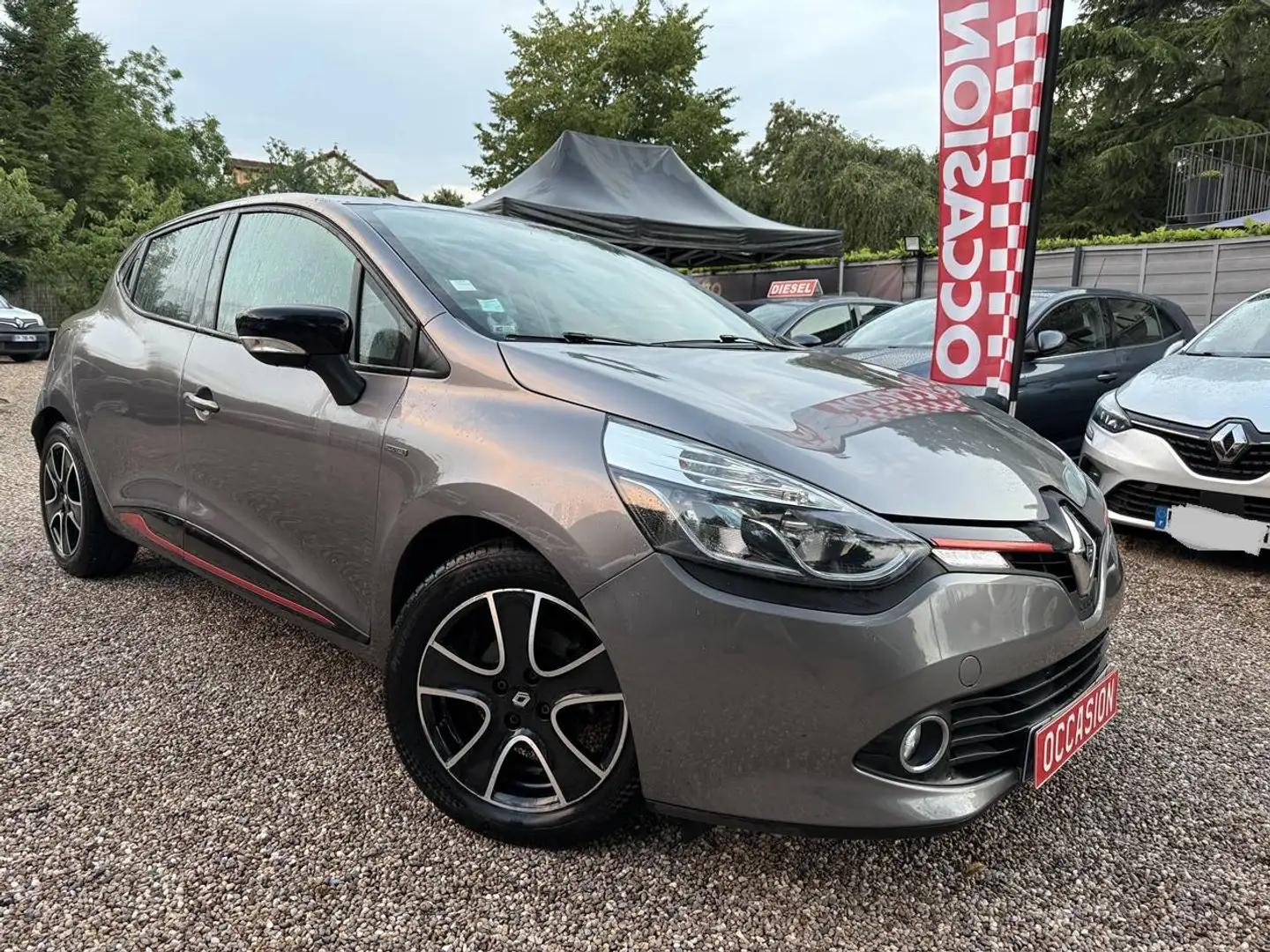 Renault Clio IV (B98) 1.2 16v 75ch Zen Euro6 2015 Gris - 2