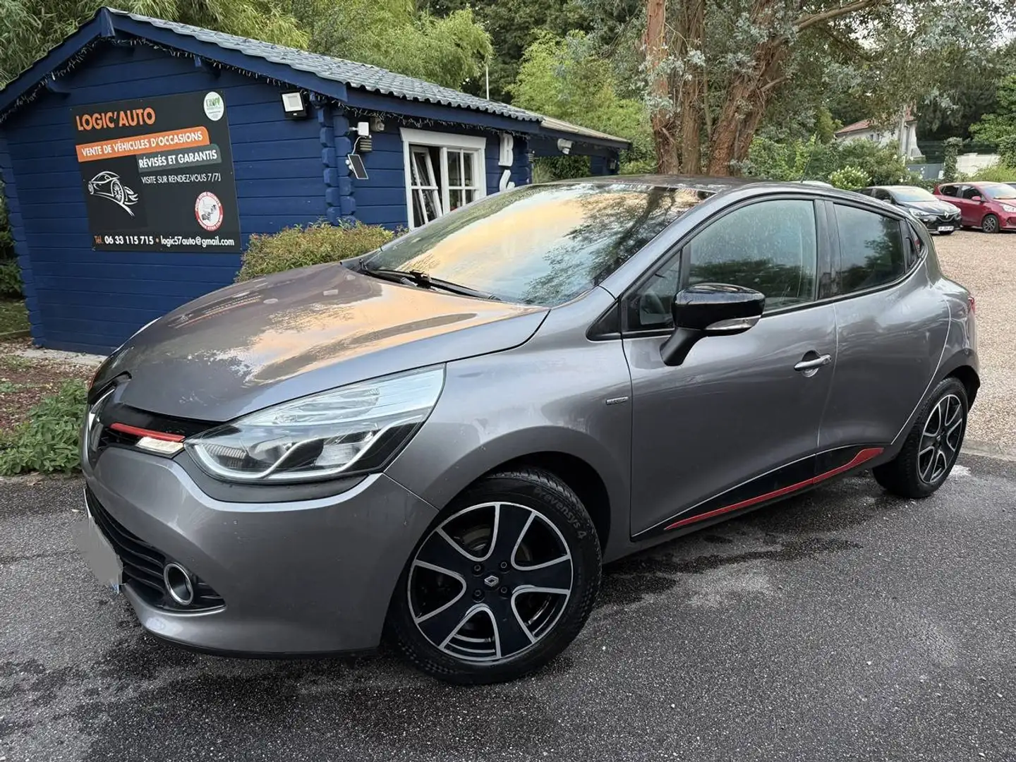 Renault Clio IV (B98) 1.2 16v 75ch Zen Euro6 2015 Gris - 1