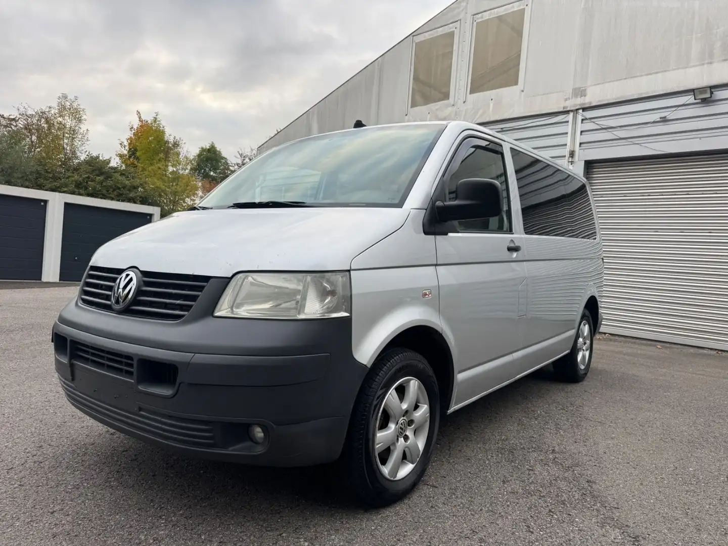Volkswagen T5 Caravelle Klima*Standheizung Plateado - 1