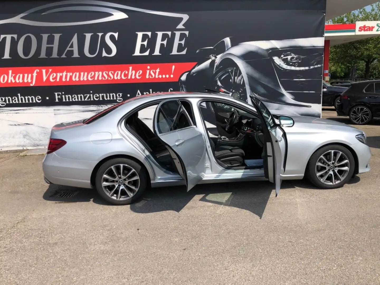 Mercedes-Benz E 300 d/NAVI/T,LEDER/SHD/LED/KAMERA/Totwinkel Zilver - 1