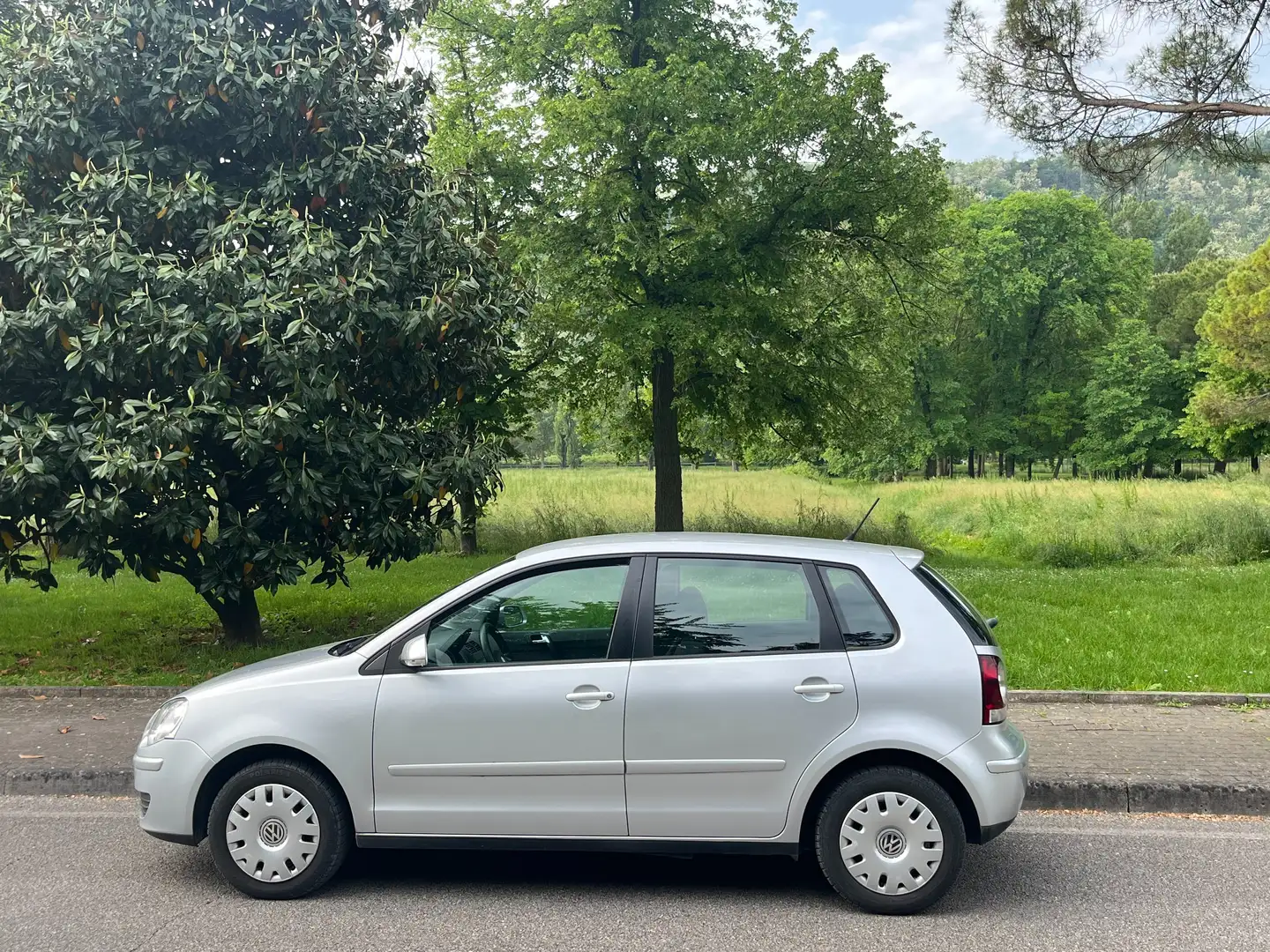 Volkswagen Polo Polo IV 2005 5p 1.4 Comfortline Argento - 2