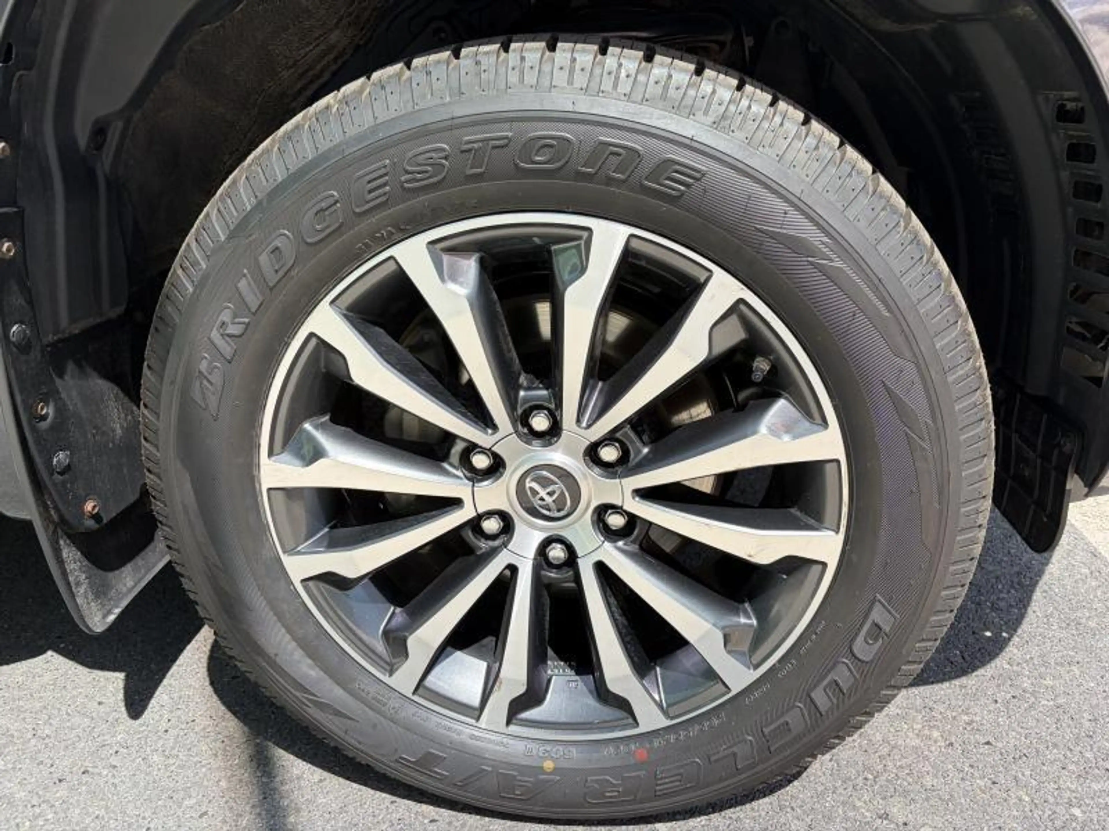 Toyota Land Cruiser BLACK PREMIUM D 204 AUTO 5PL. — photo 4