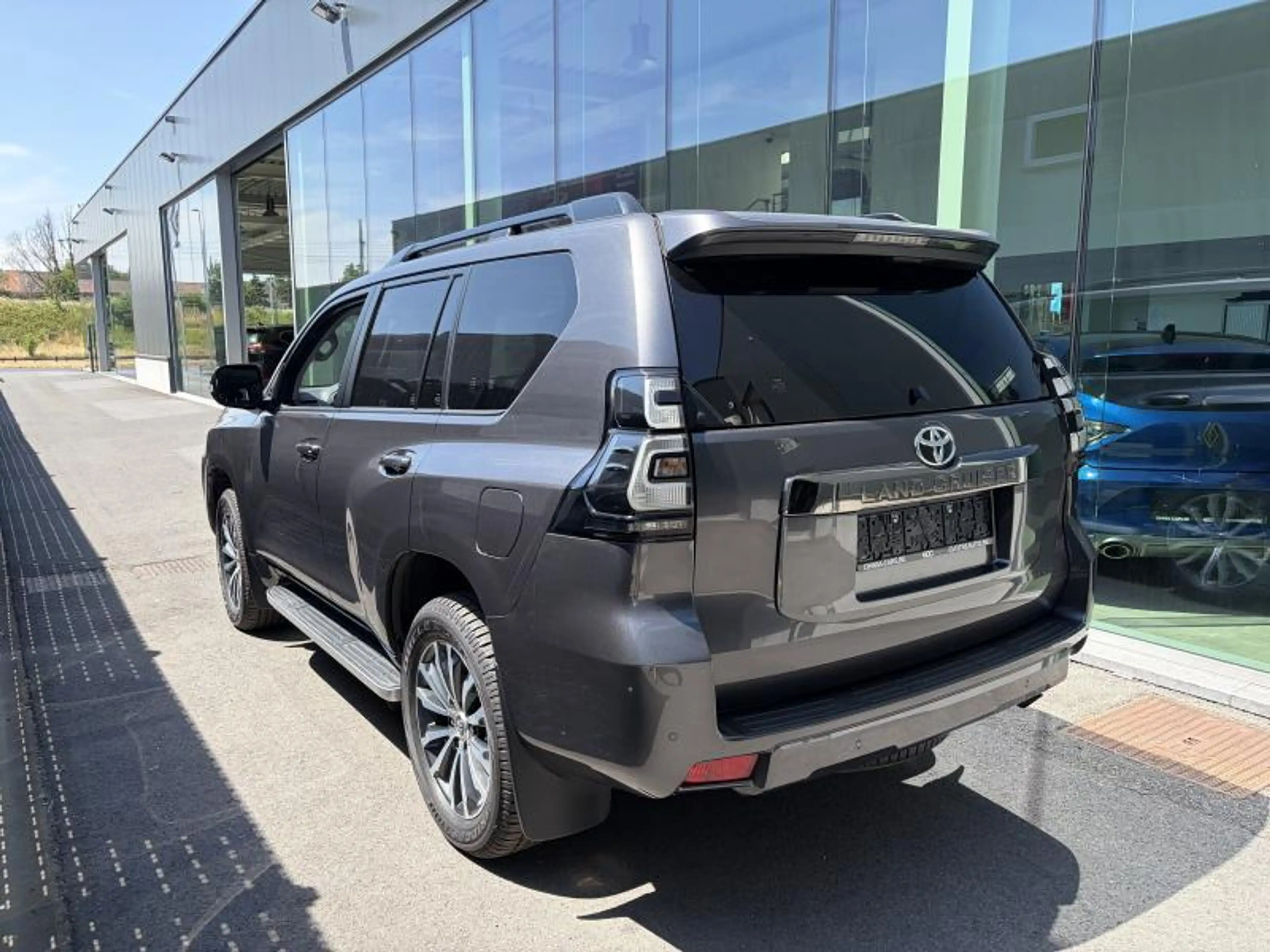 Toyota Land Cruiser BLACK PREMIUM D 204 AUTO 5PL. — photo 10