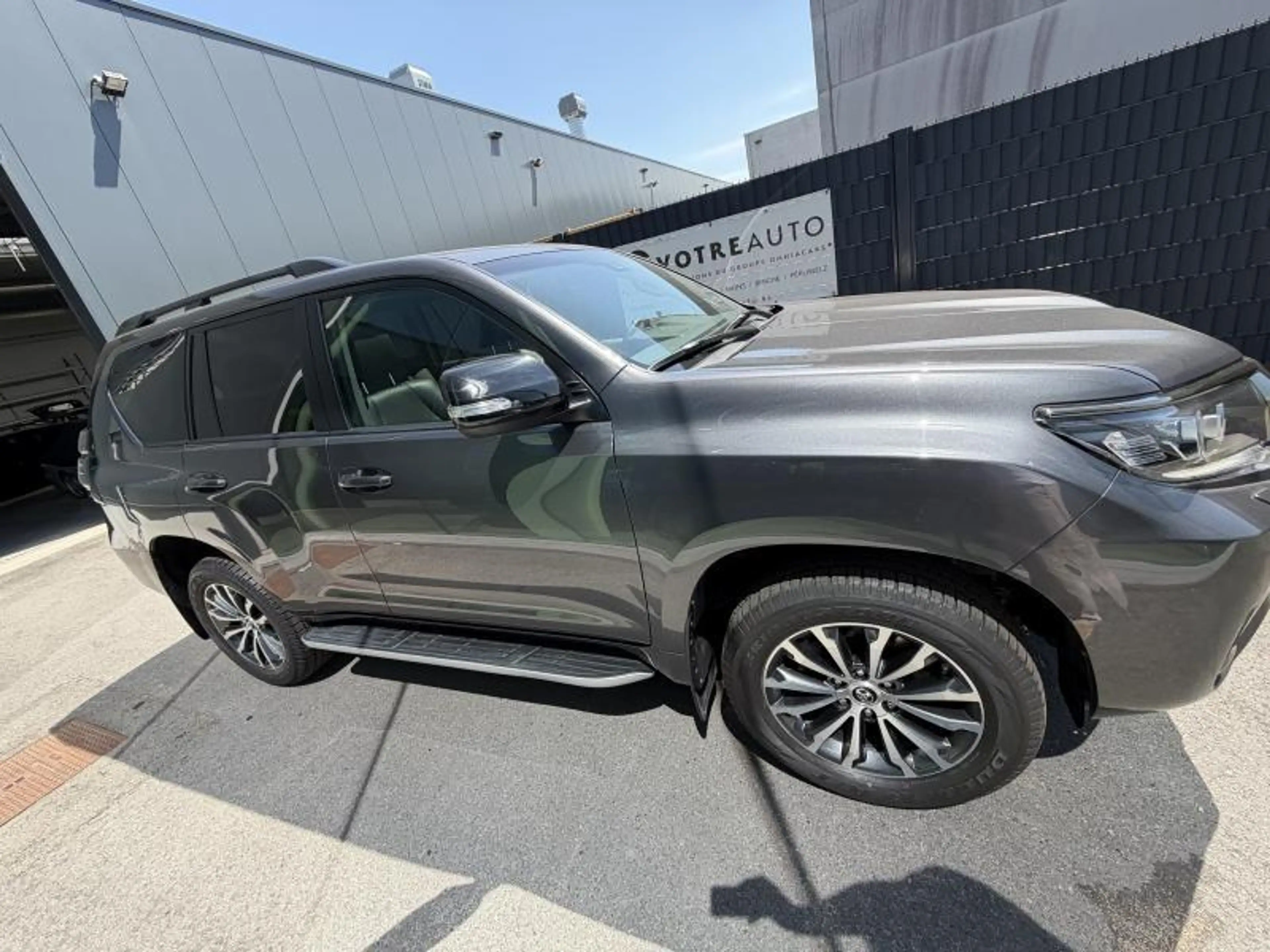 Toyota Land Cruiser BLACK PREMIUM D 204 AUTO 5PL. — photo 7