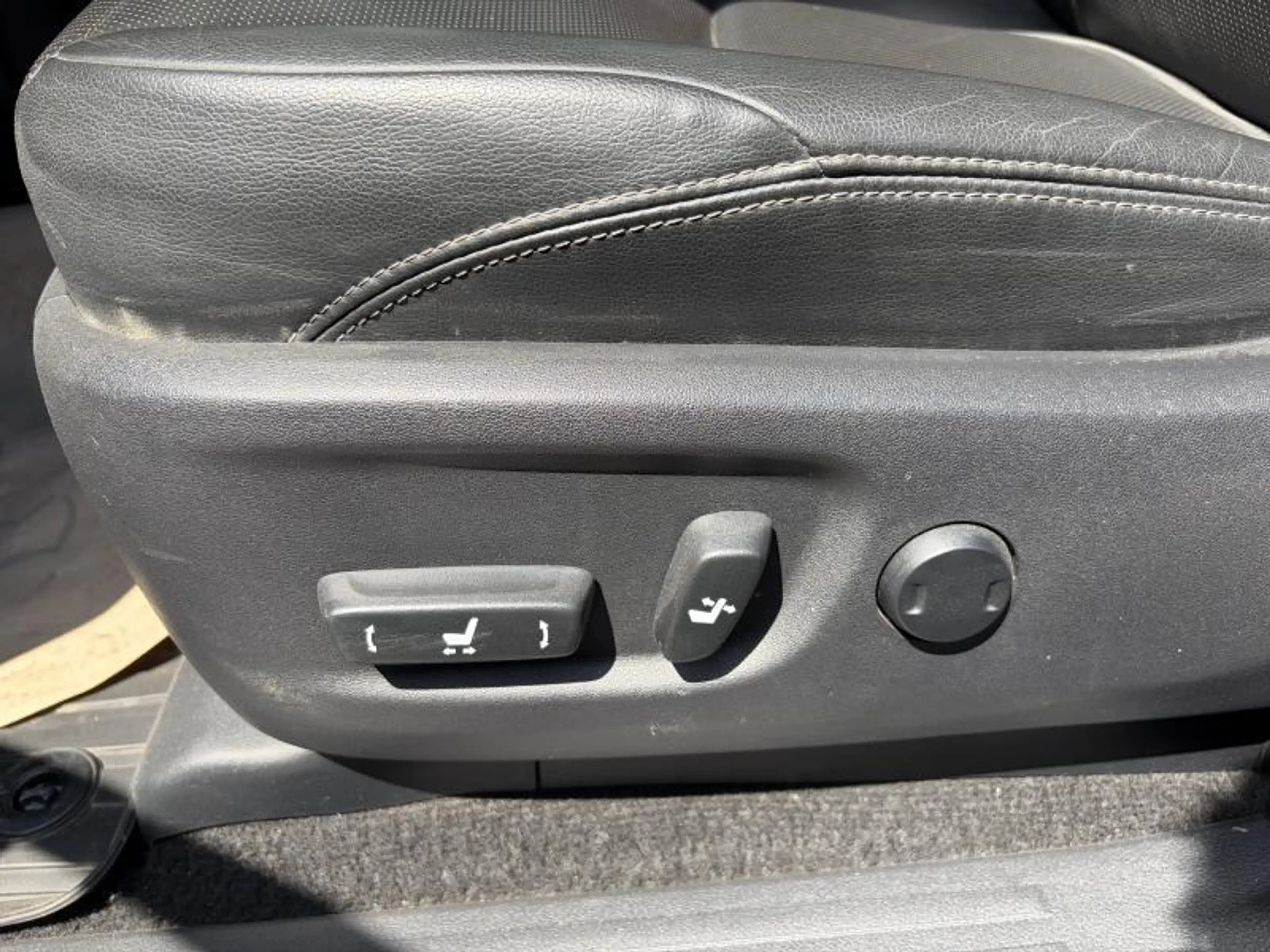 Toyota Land Cruiser BLACK PREMIUM D 204 AUTO 5PL. — photo 11