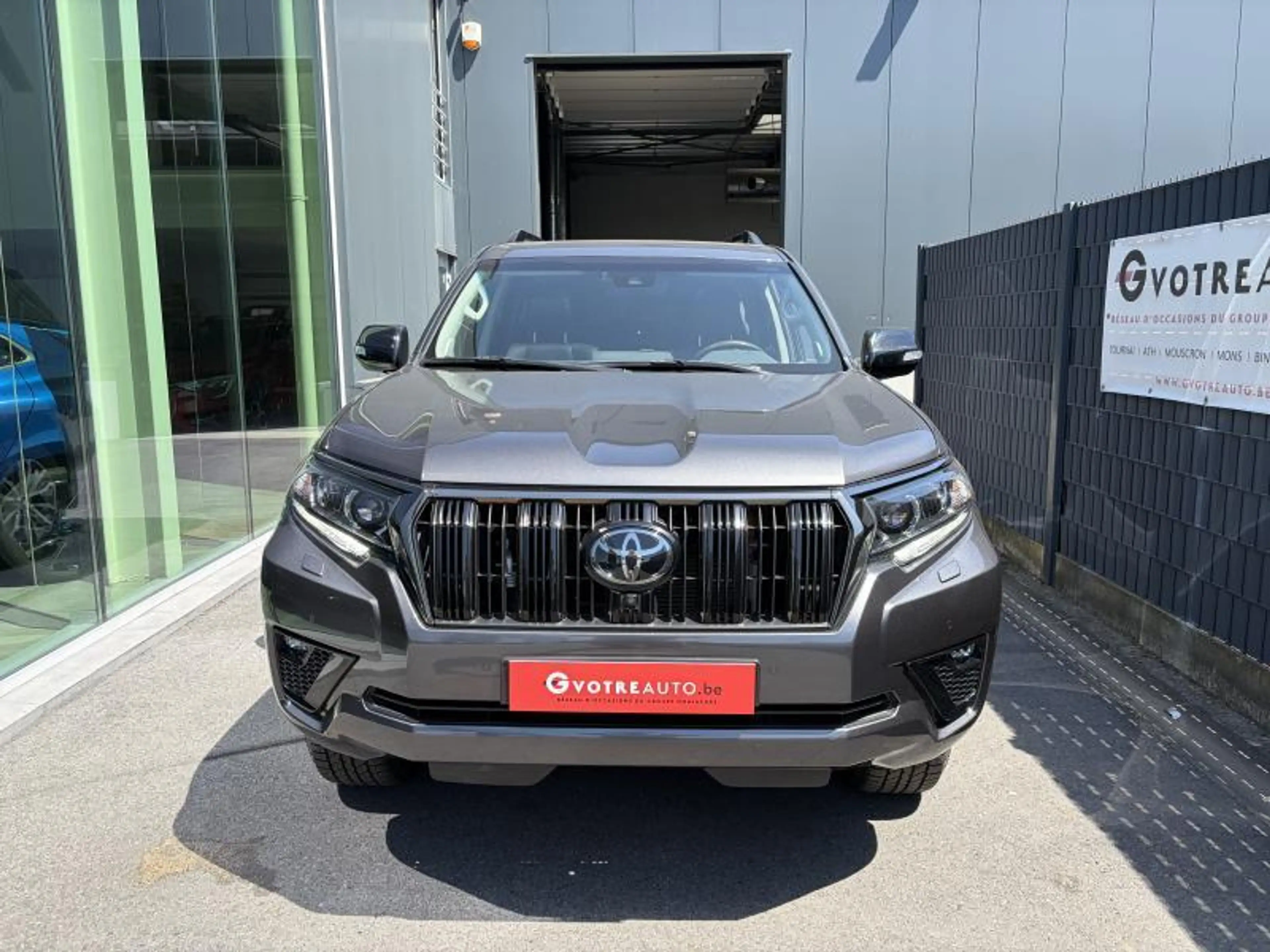 Toyota Land Cruiser BLACK PREMIUM D 204 AUTO 5PL. — photo 3