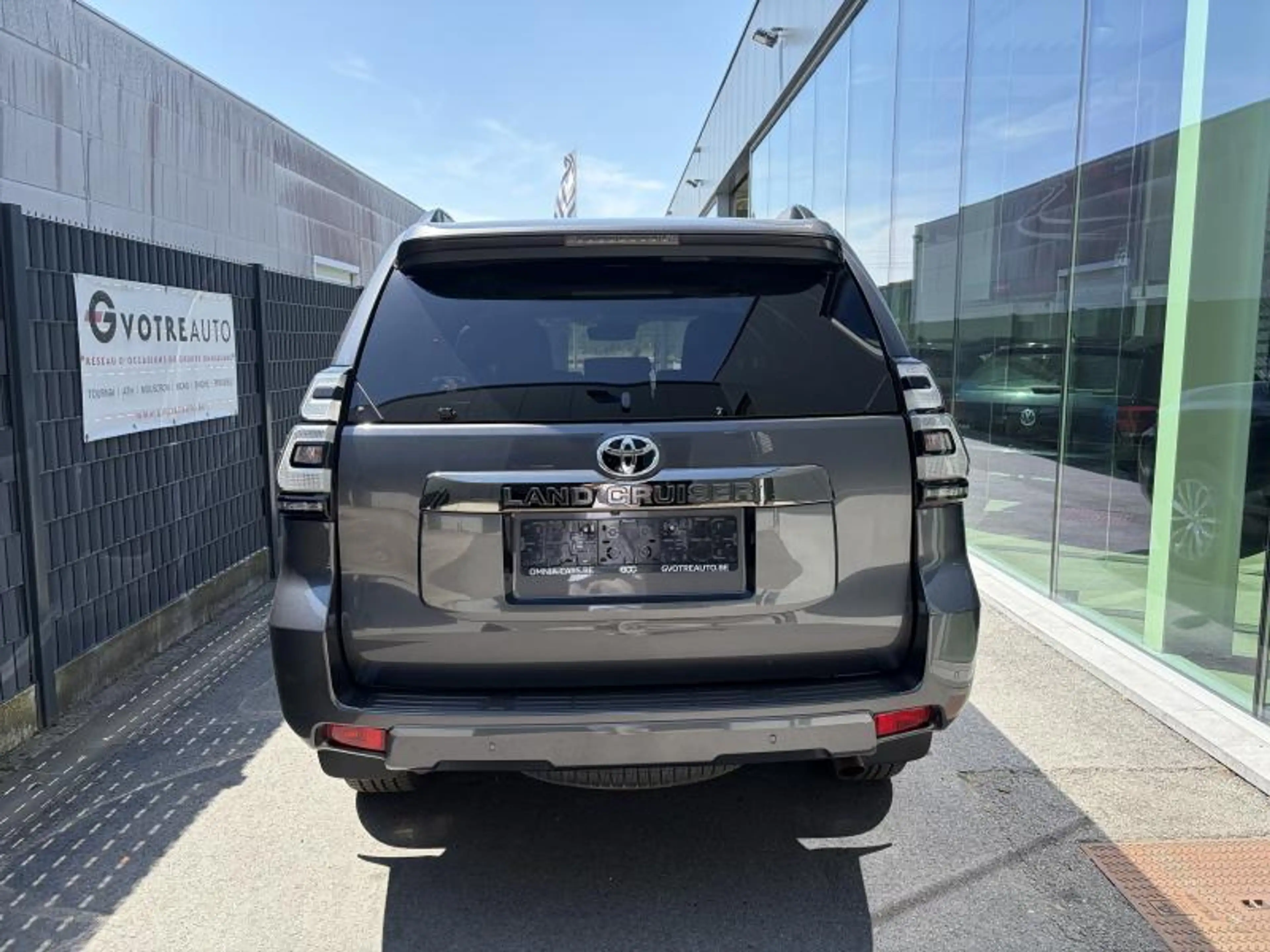 Toyota Land Cruiser BLACK PREMIUM D 204 AUTO 5PL. — photo 5