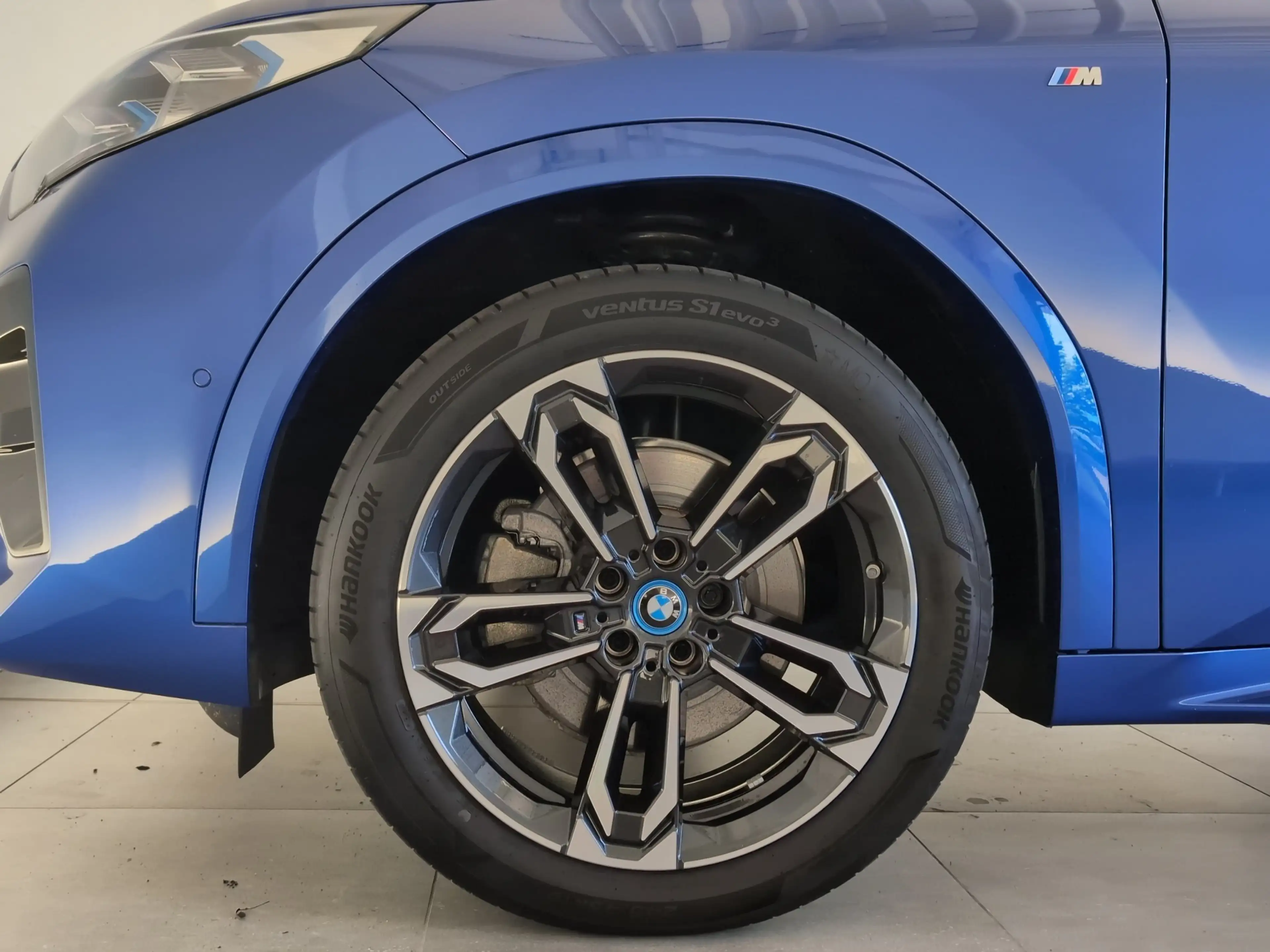 BMW iX2 xDrive30 M Sport Navi/LED/360°/Pano/HuD/ACC — photo 11