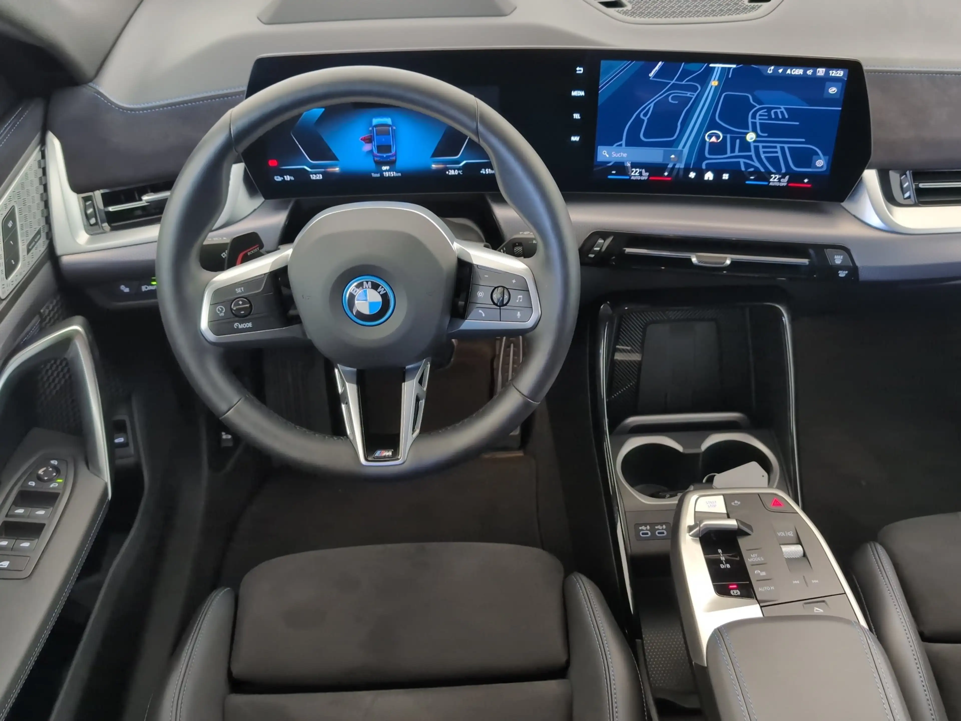 BMW iX2 xDrive30 M Sport Navi/LED/360°/Pano/HuD/ACC — photo 8