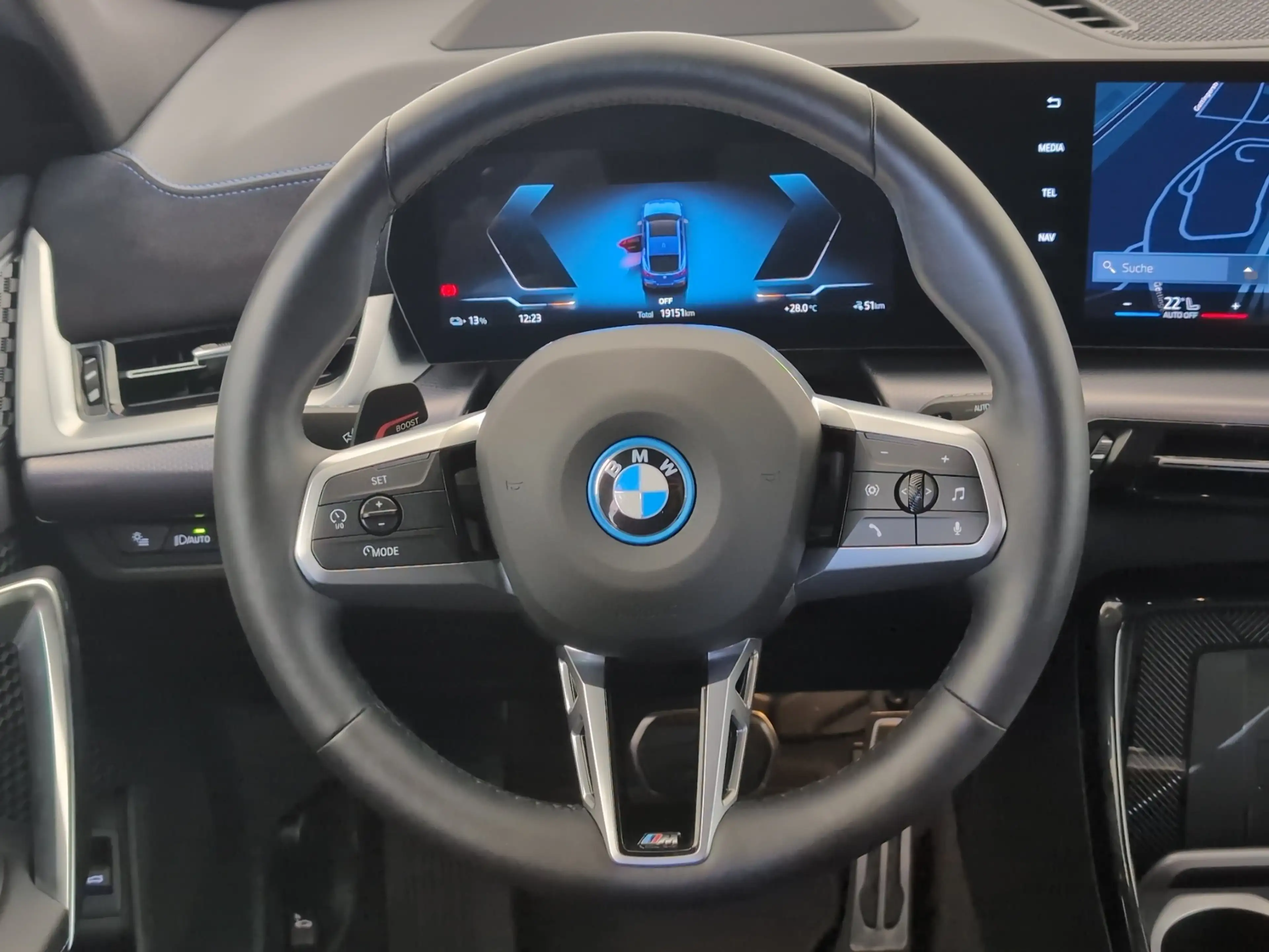 BMW iX2 xDrive30 M Sport Navi/LED/360°/Pano/HuD/ACC — photo 6