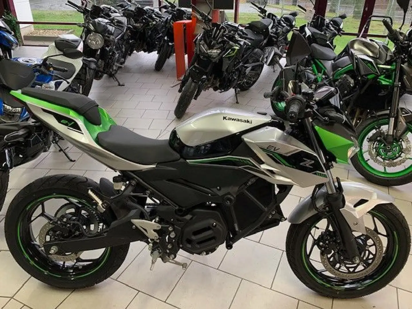 Kawasaki Z 1 Elektro Argent - 1