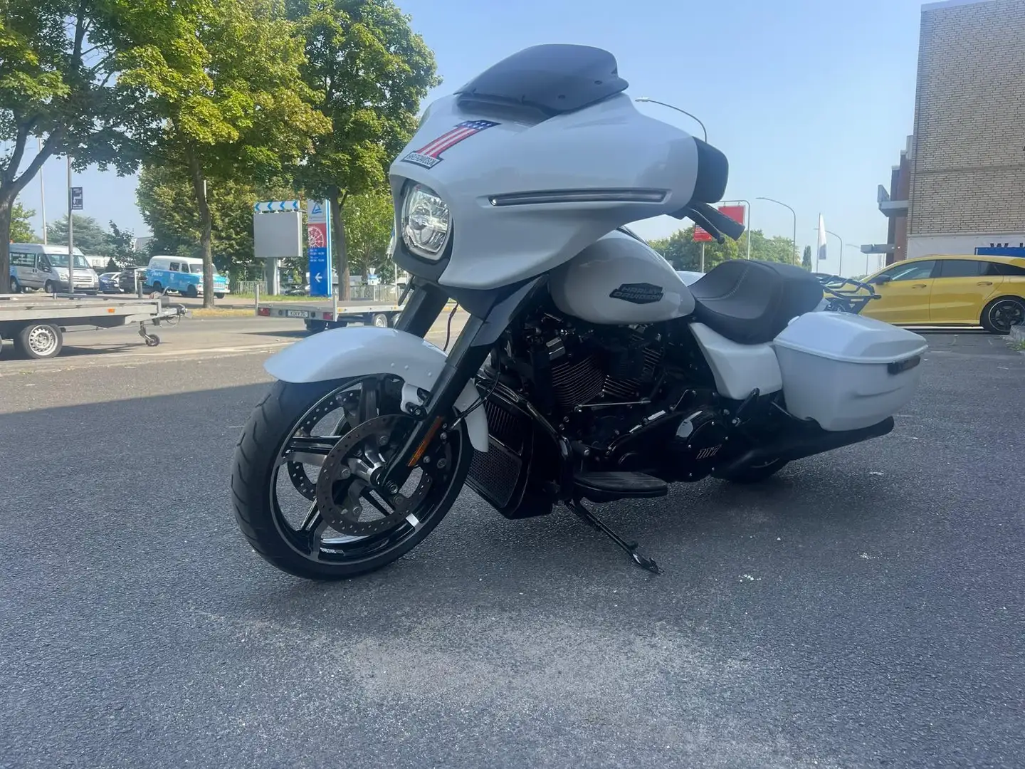 Harley-Davidson Street Glide 117 JEKILL&HYDE 1.Hand- HD5 Белый - 1
