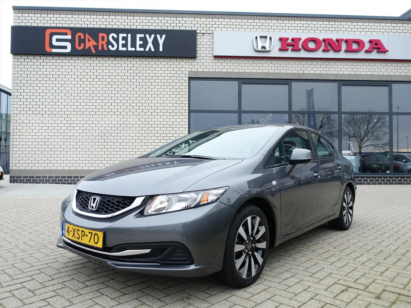 Honda Civic 1.8 I VTEC SEDAN LX AUTOMAAT 72815 KM Grau - 1