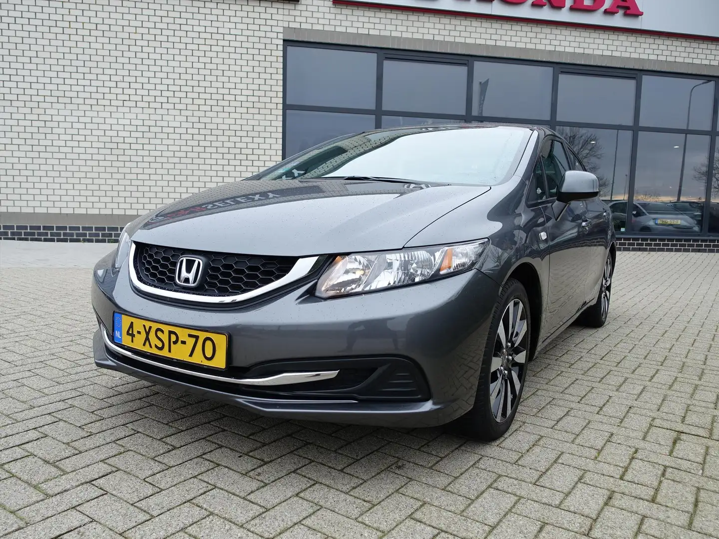 Honda Civic 1.8 I VTEC SEDAN LX AUTOMAAT 72815 KM Grau - 2