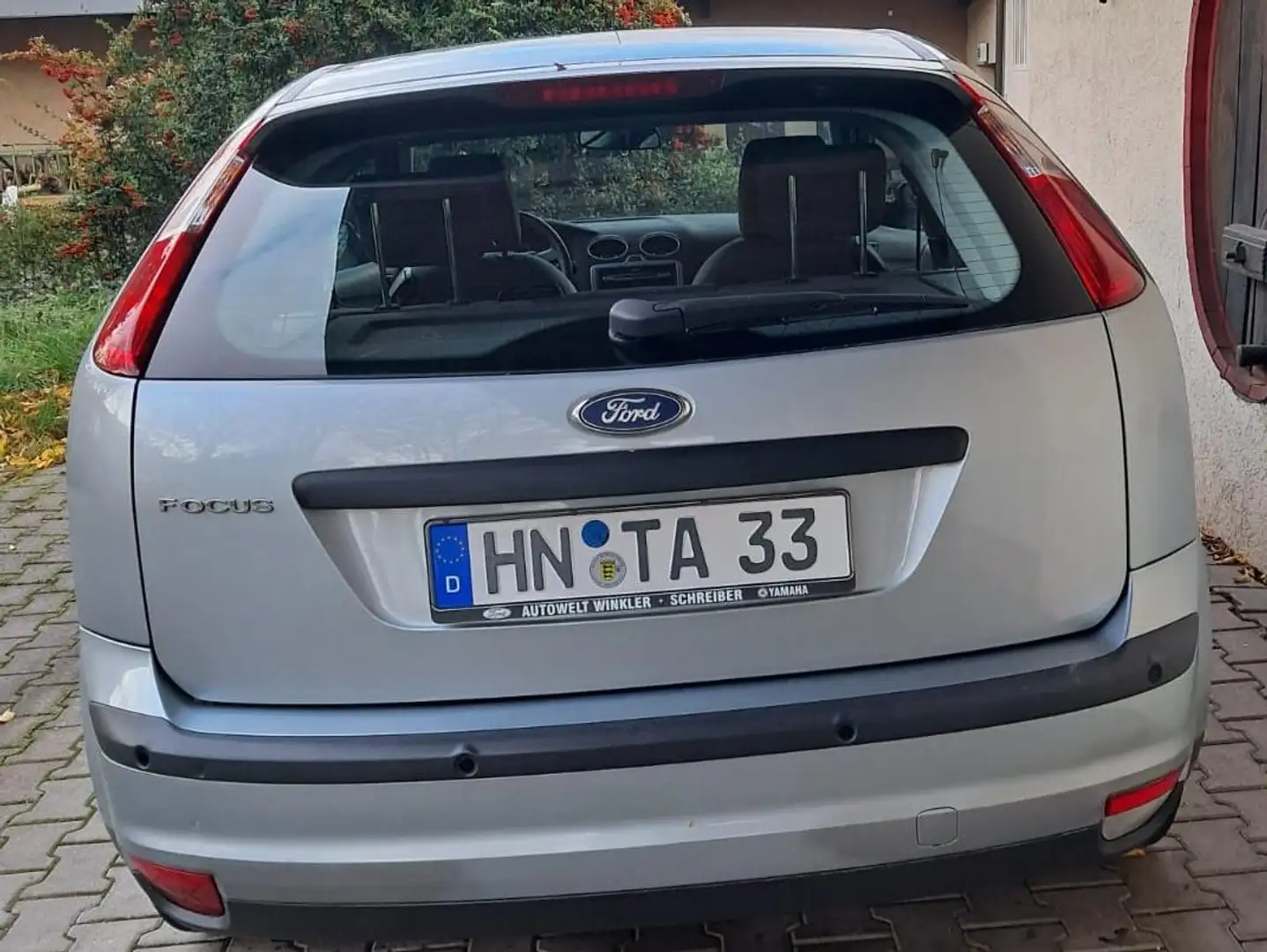 Ford Focus Focus Fließheck  3-Türer 1.6 16V Aut. Trend - 2