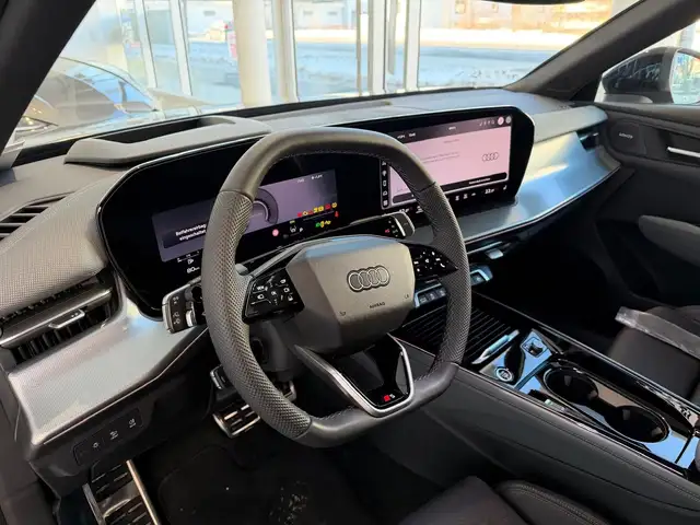 Audi Q3 view 9