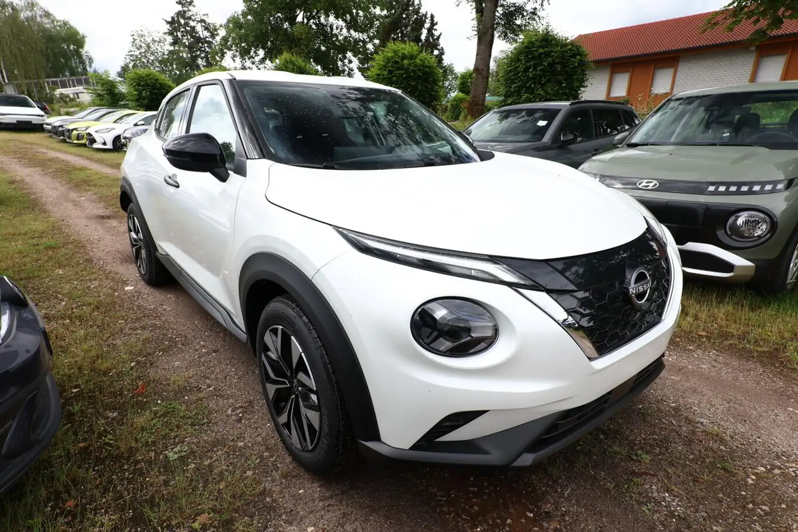 Nissan Juke Hybrid Acenta KomfortP SHZ LED Kam CarP BT 69 k... Weiß - 2