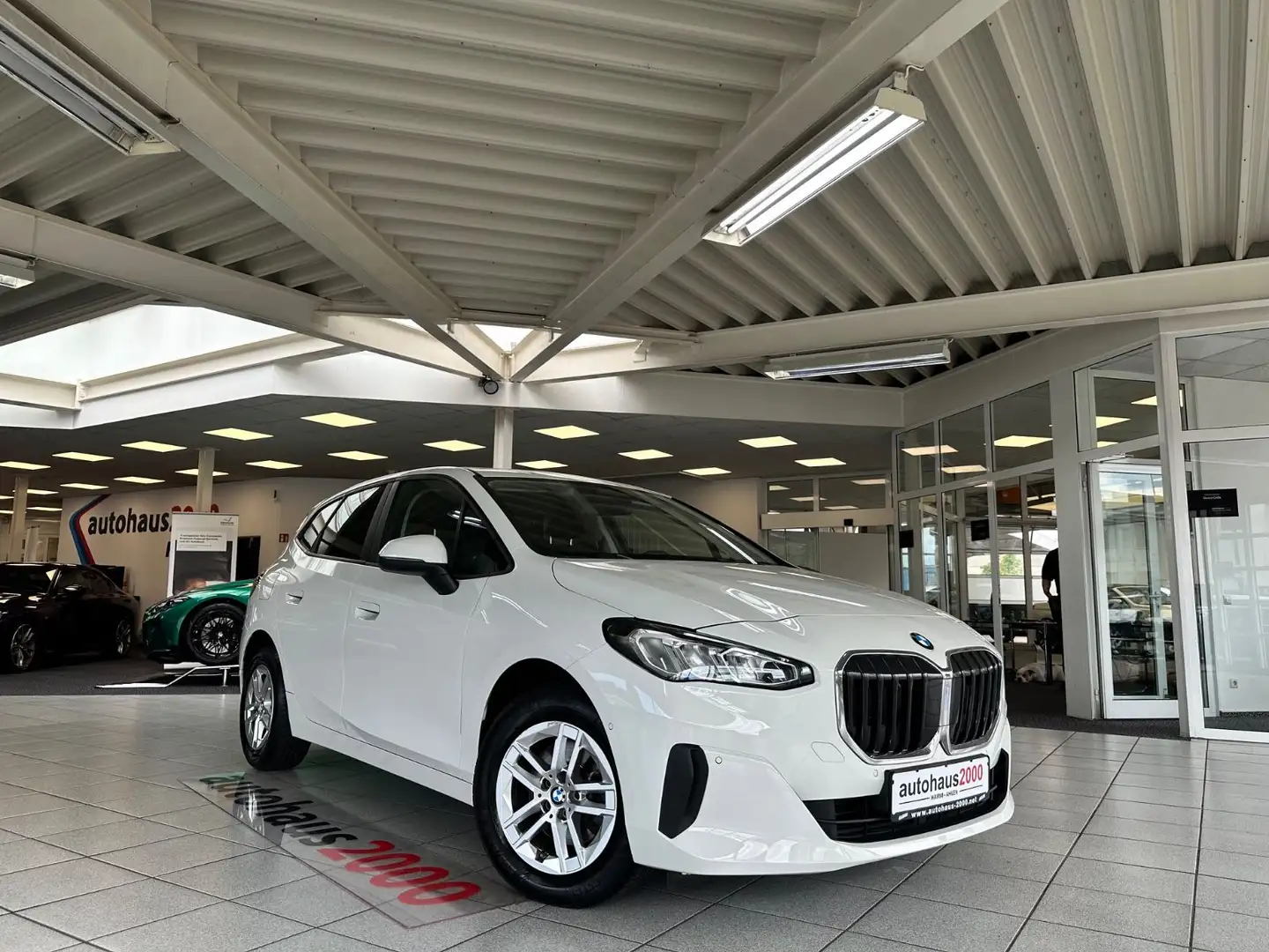 BMW 218 AUT./LED/NAVI/CAM/WIDESCREEN Weiß - 1