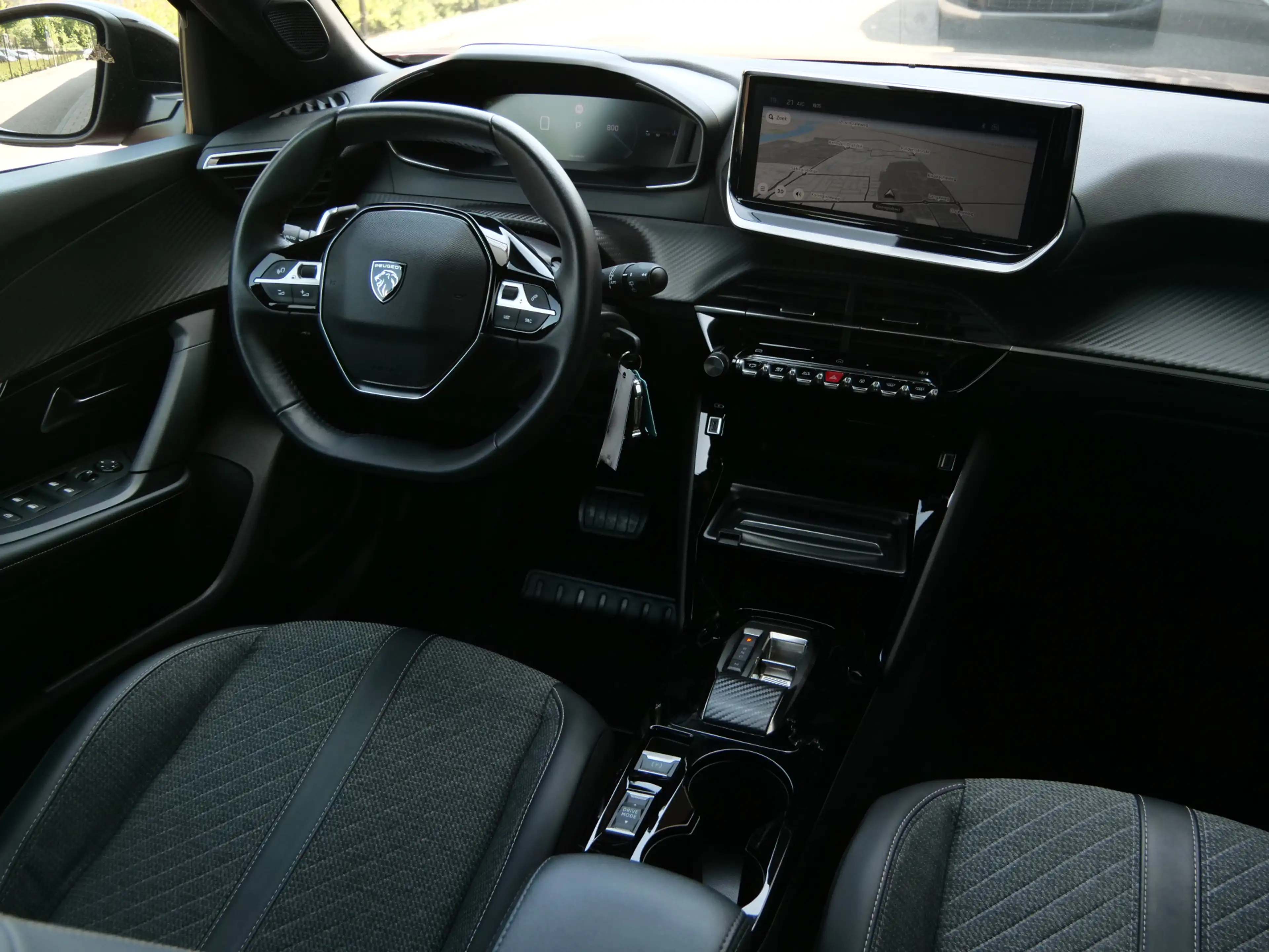 Peugeot 2008 1.2 PureTech 130pk Allure Automaat Camera / Naviga — photo 2