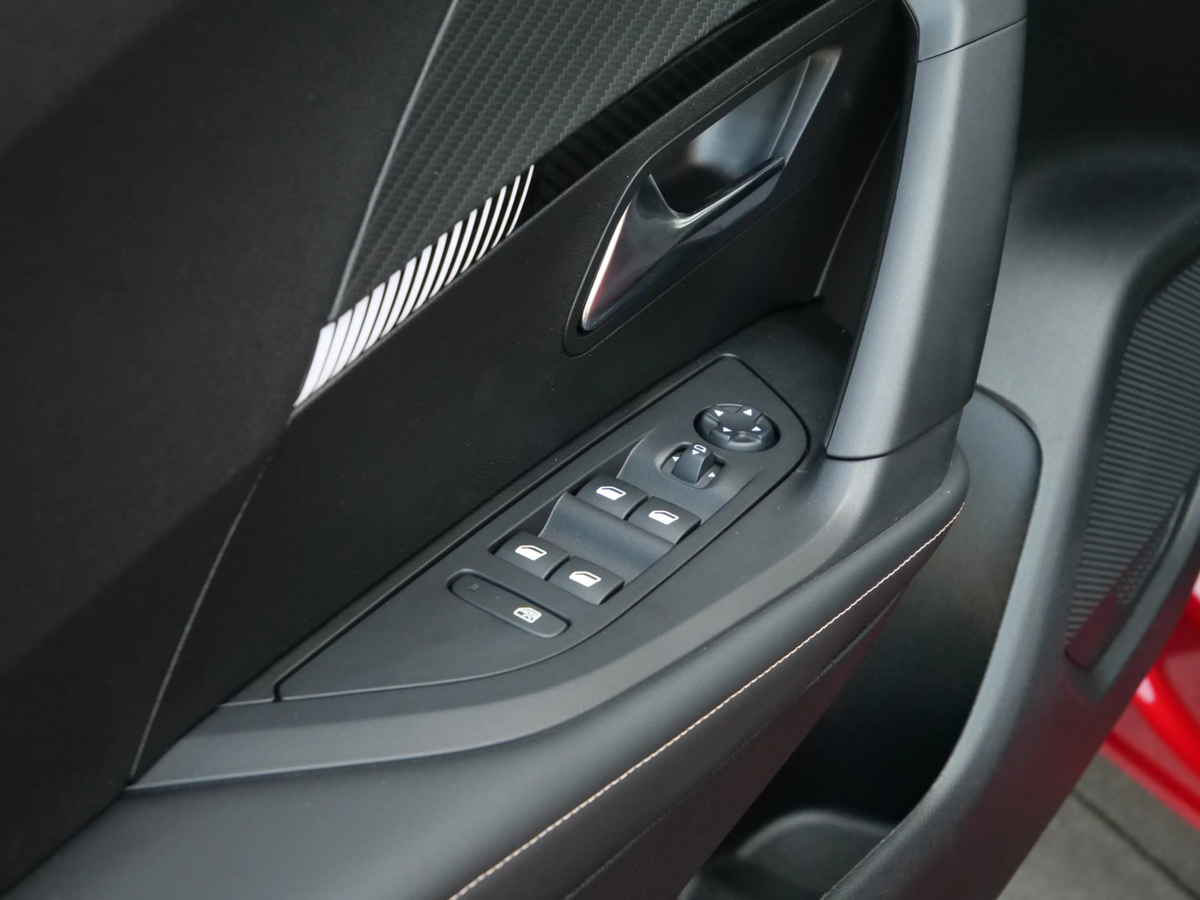 Peugeot 2008 1.2 PureTech 130pk Allure Automaat Camera / Naviga — photo 24