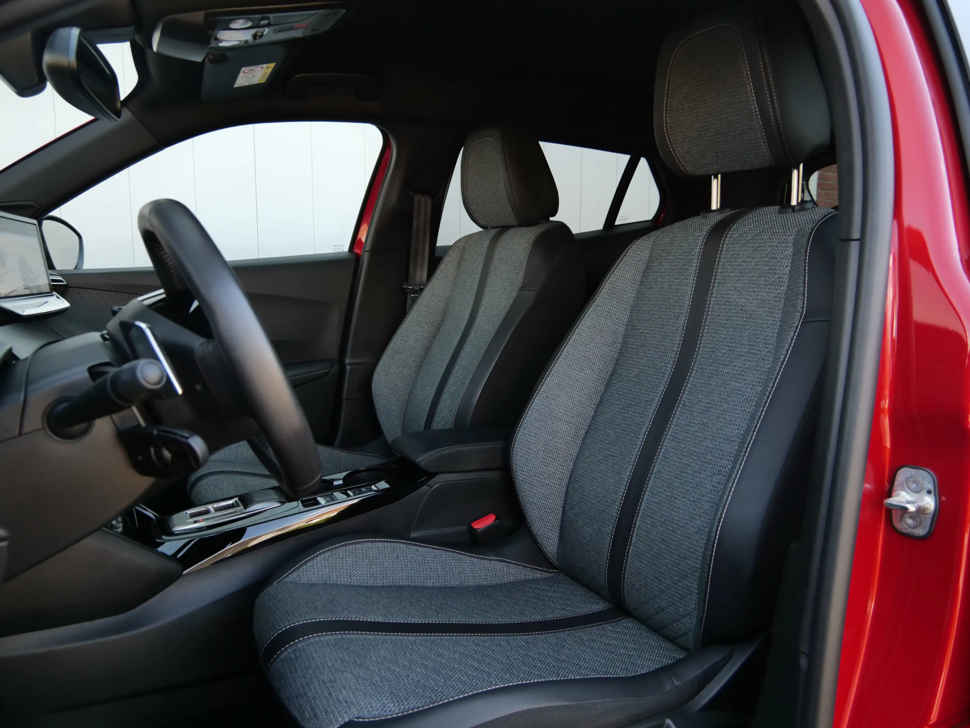 Peugeot 2008 1.2 PureTech 130pk Allure Automaat Camera / Naviga — photo 4