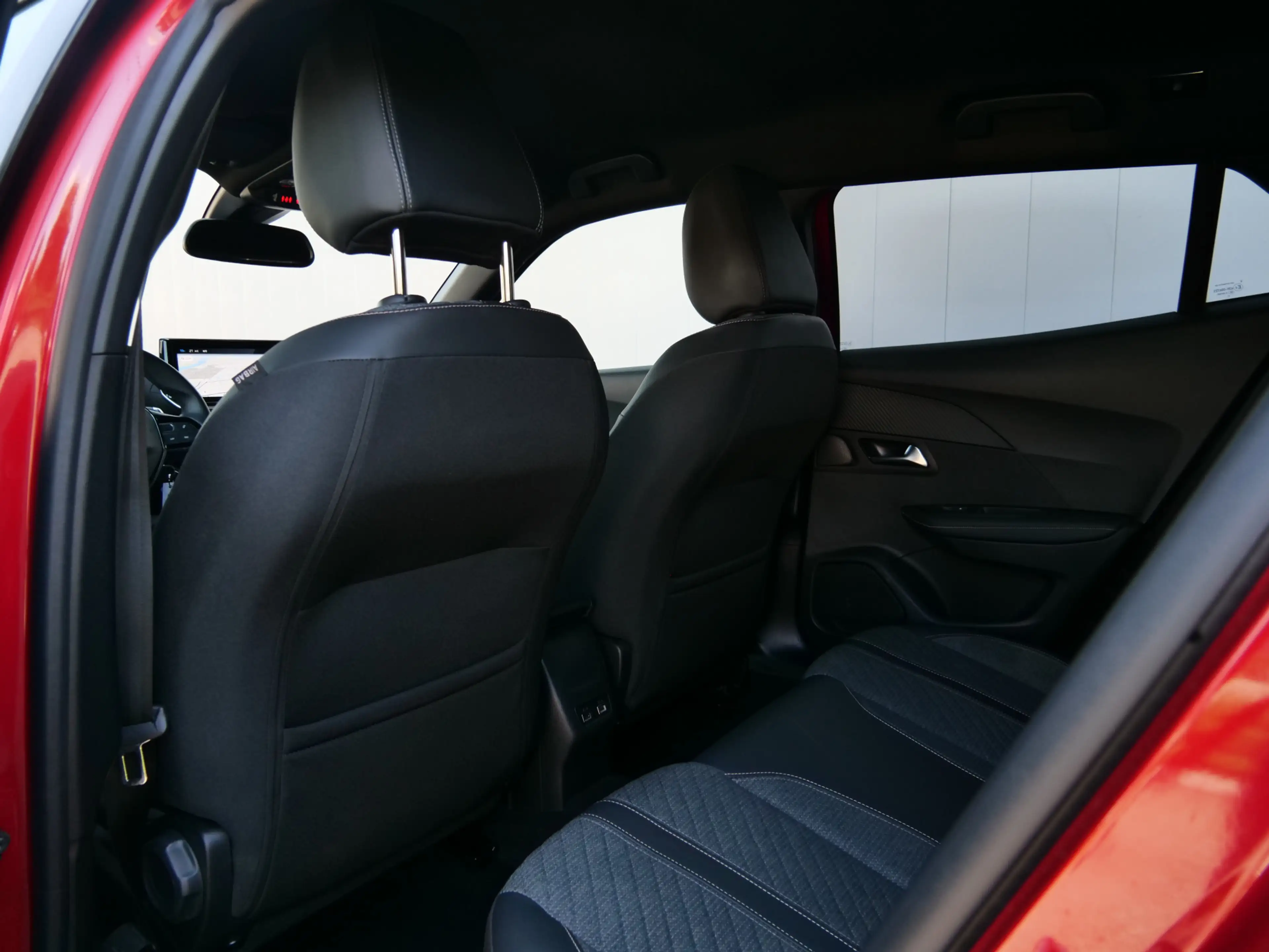 Peugeot 2008 1.2 PureTech 130pk Allure Automaat Camera / Naviga — photo 22
