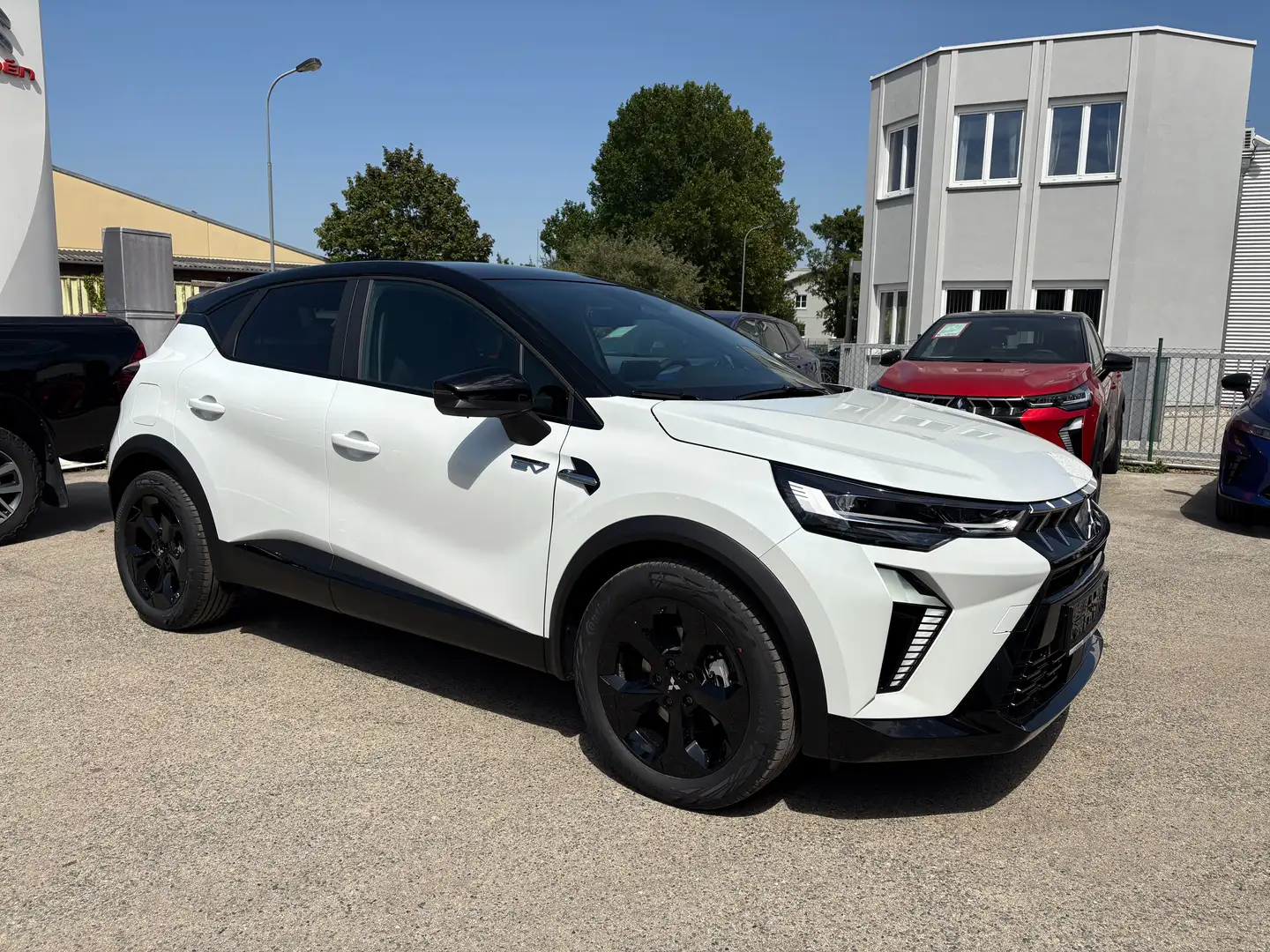 Mitsubishi ASX 1,8 HEV BlackEdition Aut./incl. Winterräder Weiß - 1