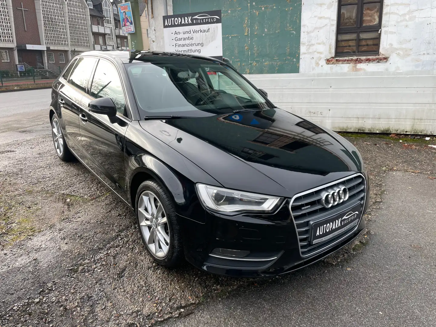 Audi A3 1.8 TFSI Sportback quattro S tronic Ambition /NAVI Schwarz - 1