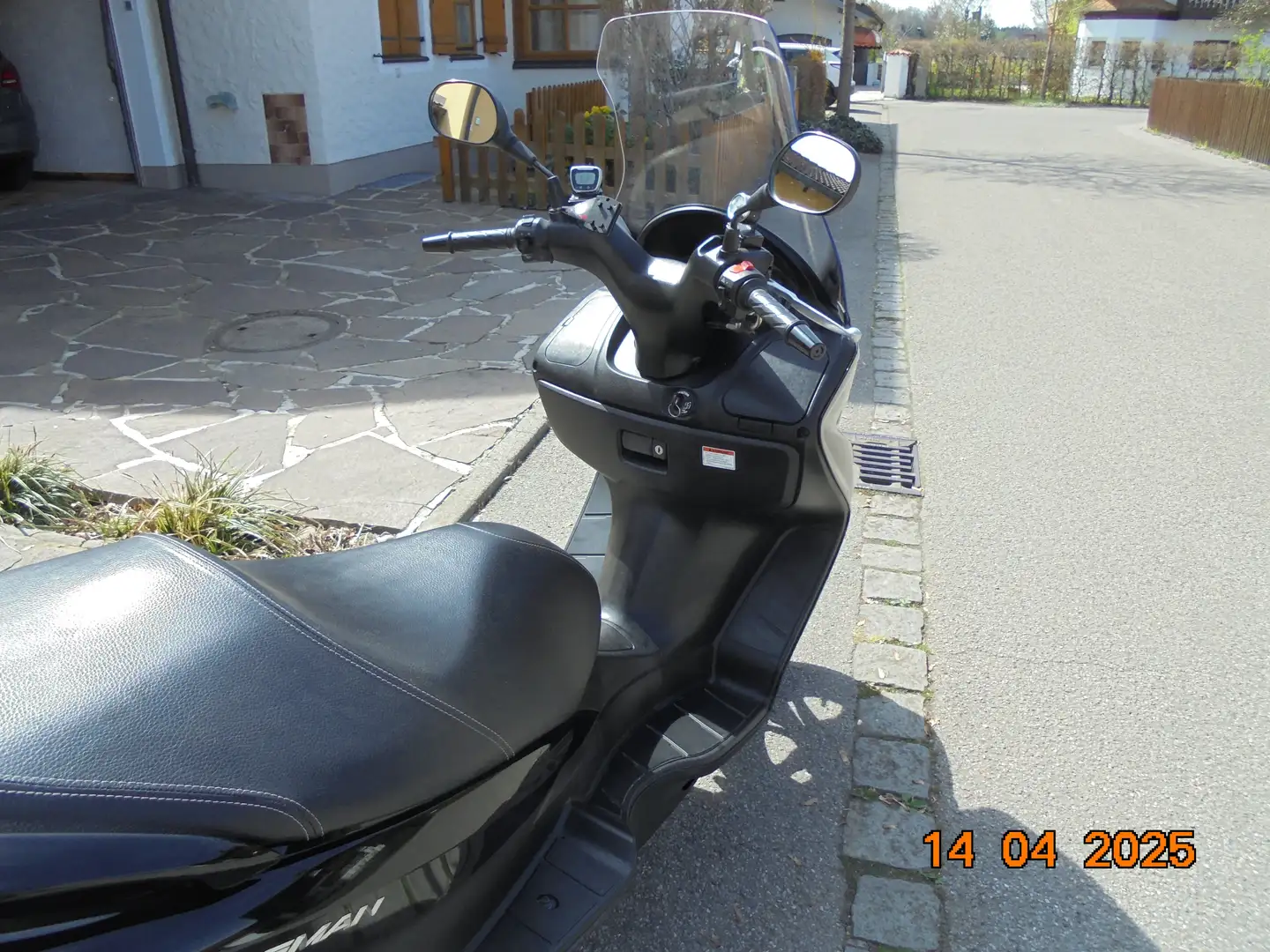 Suzuki Burgman 125 Černá - 1