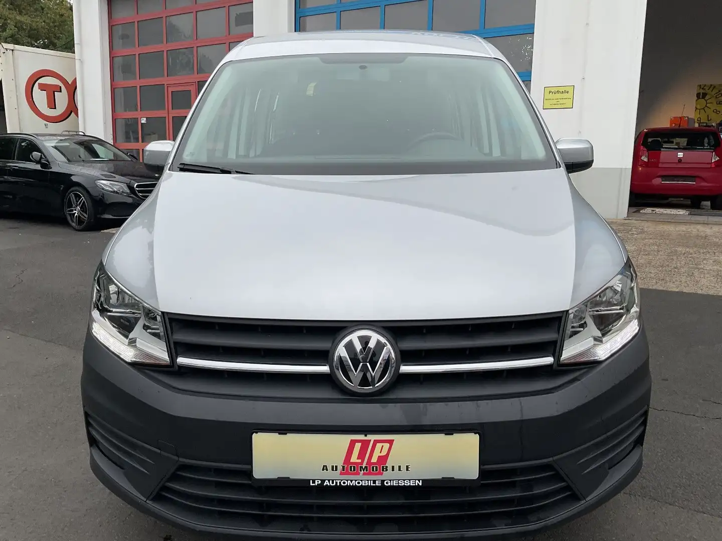 Volkswagen Caddy 2.0 TDI Klimatronik Navi Tempomat AHK 1 Hd Silber - 2