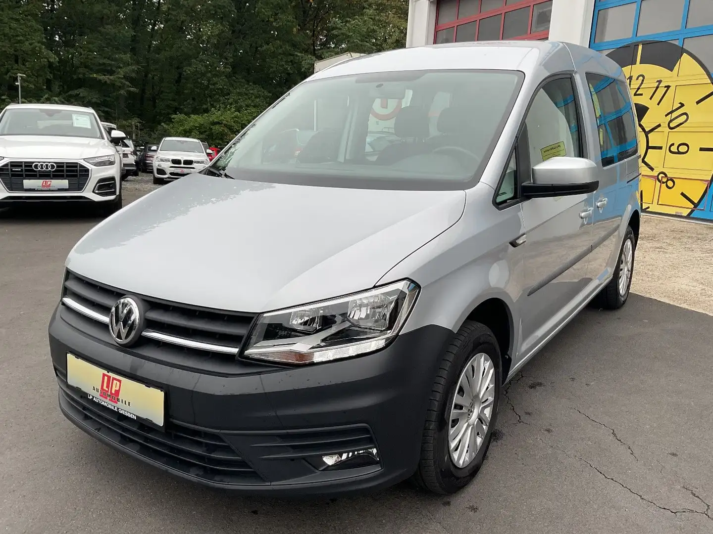 Volkswagen Caddy 2.0 TDI Klimatronik Navi Tempomat AHK 1 Hd Silber - 1