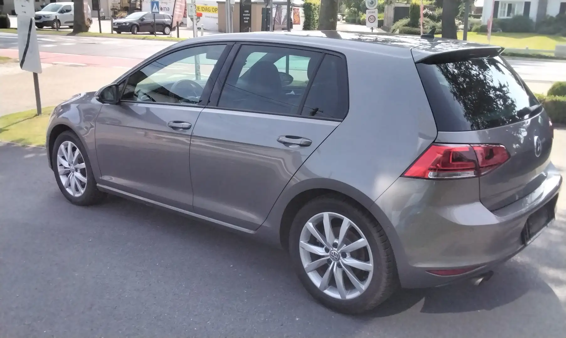 Volkswagen Golf 1,4 tsi  highline Gris - 2