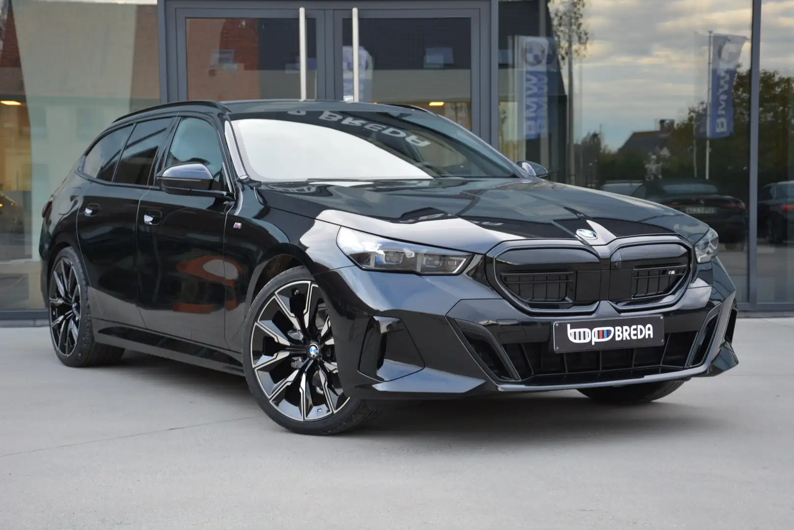 BMW 520 i Touring M-Sport/Pano/Trekhaak/Seatventilatie/H&K Negro - 1