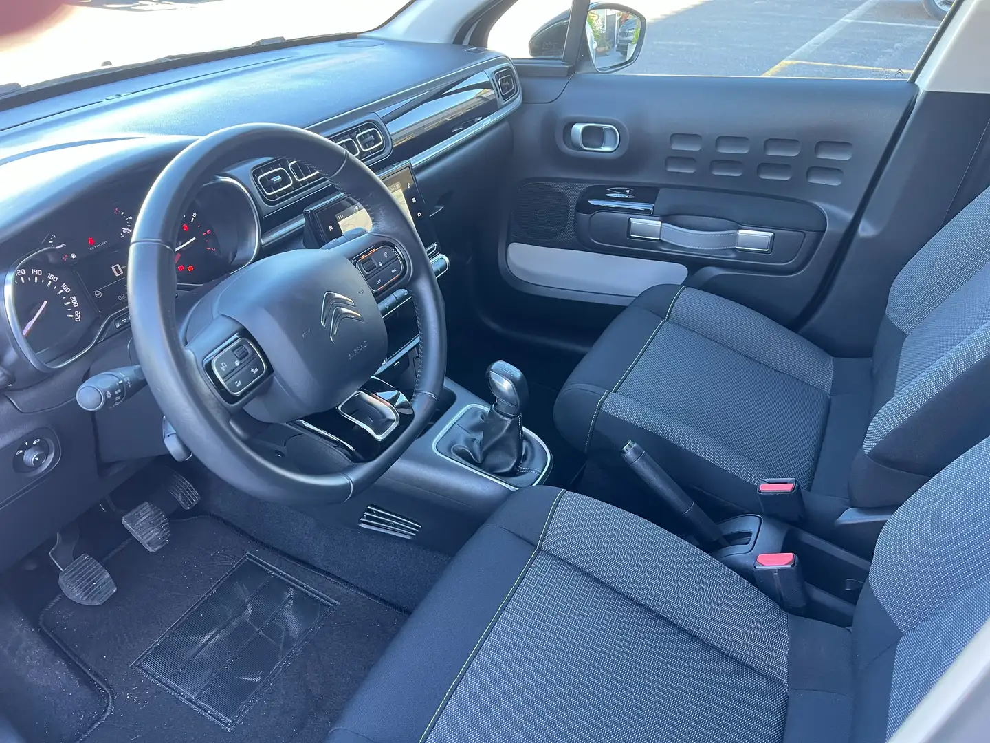 Citroen C3 C3 1.2 puretech shine pak 82cv Weiß - 2