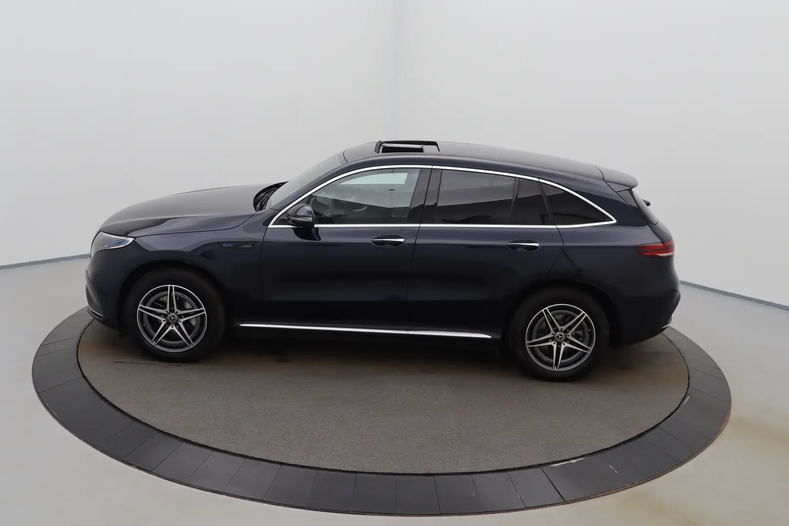 Mercedes-Benz EQC 400 4-Matic AMG Line Premium+ LEDER HUD OD 360°CAM Blauw - 2