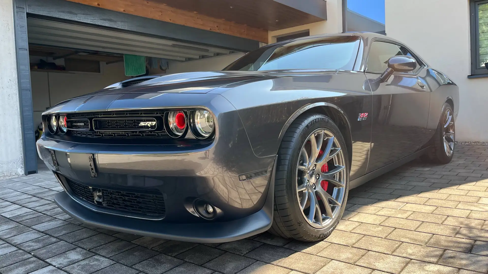 Dodge Challenger 392 SRT Grau - 1
