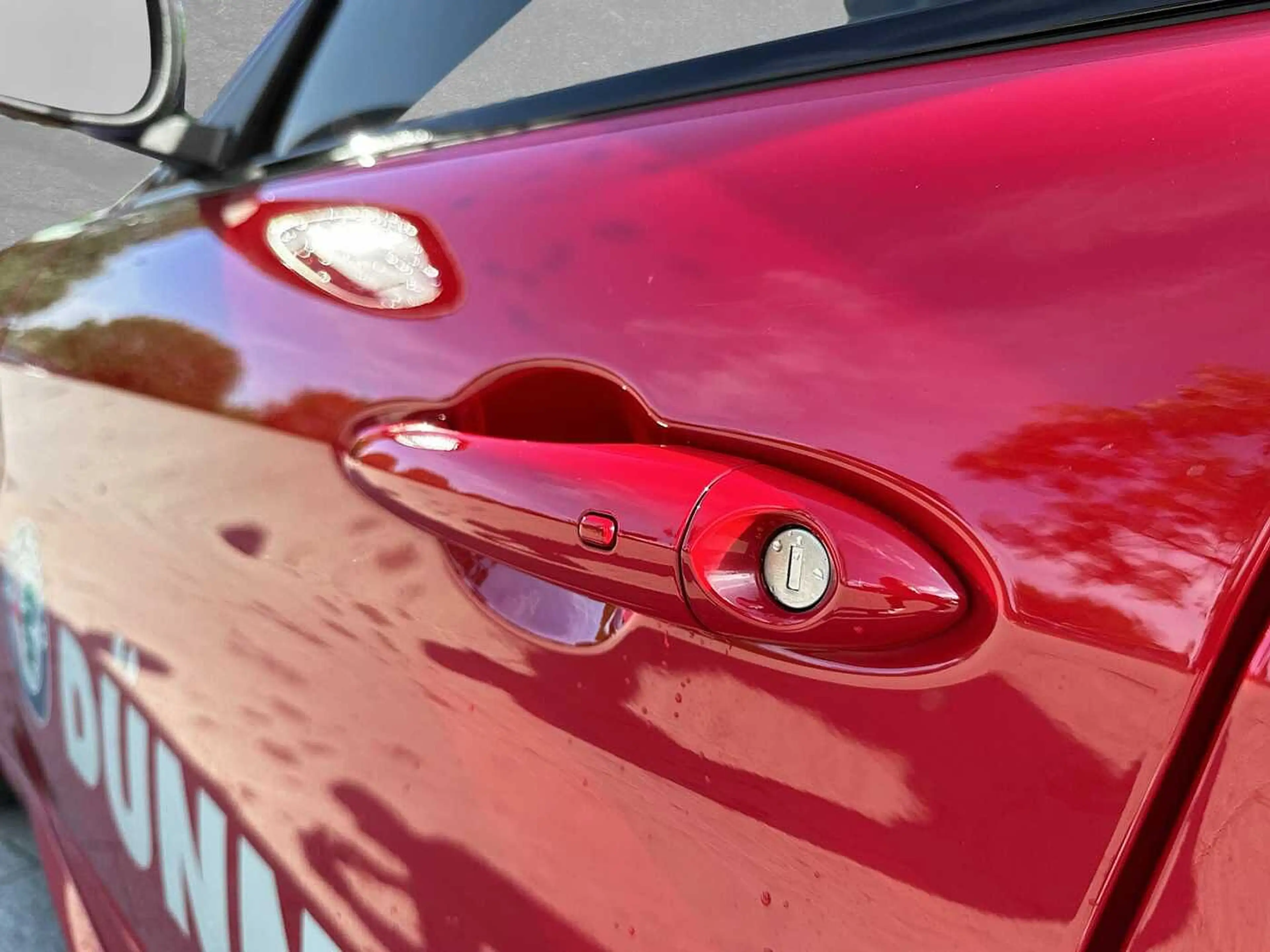 Alfa Romeo Giulia Competizione 2.0 Turbo 16V AT8-Q4 — photo 14
