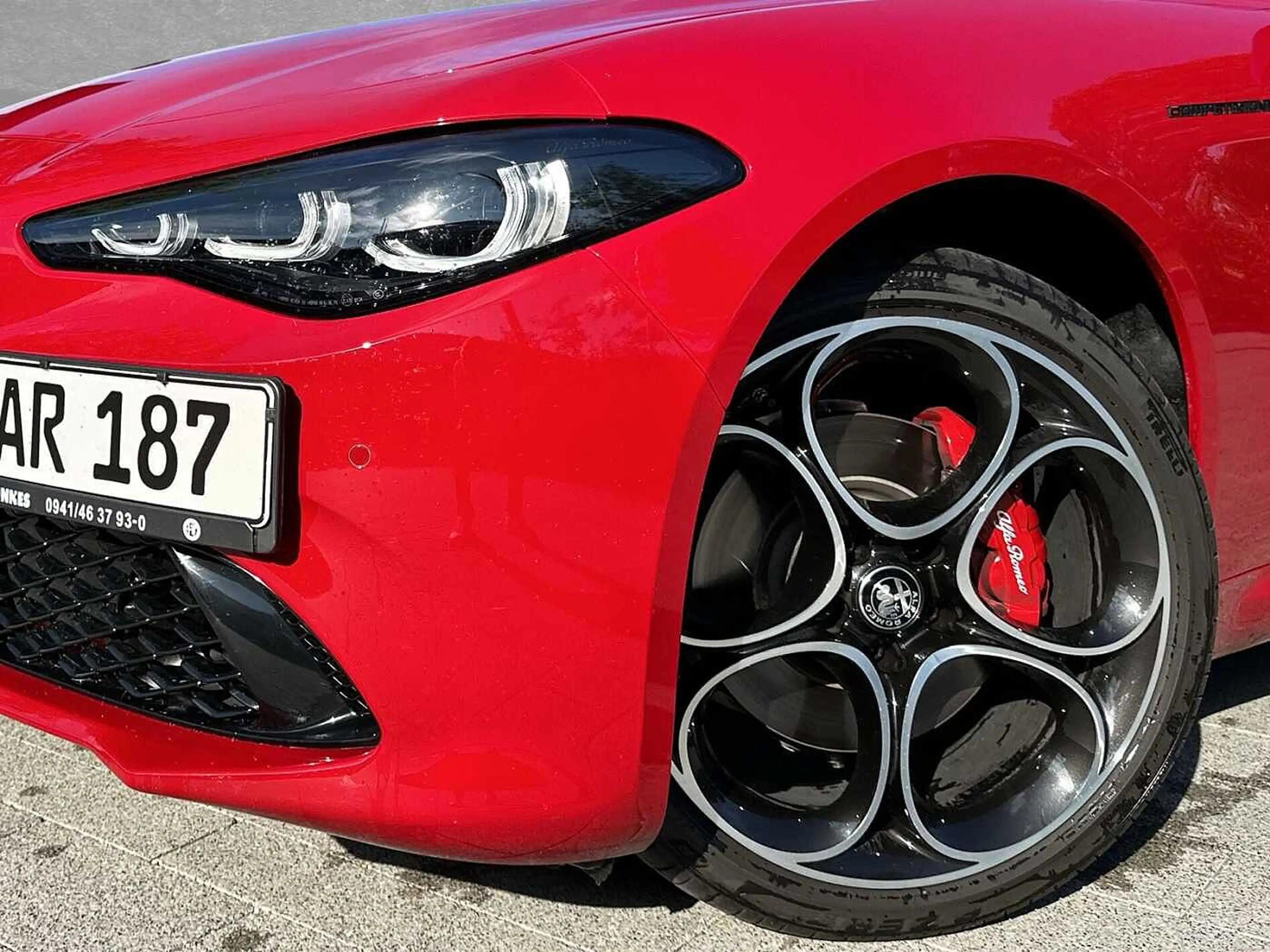 Alfa Romeo Giulia Competizione 2.0 Turbo 16V AT8-Q4 — photo 13