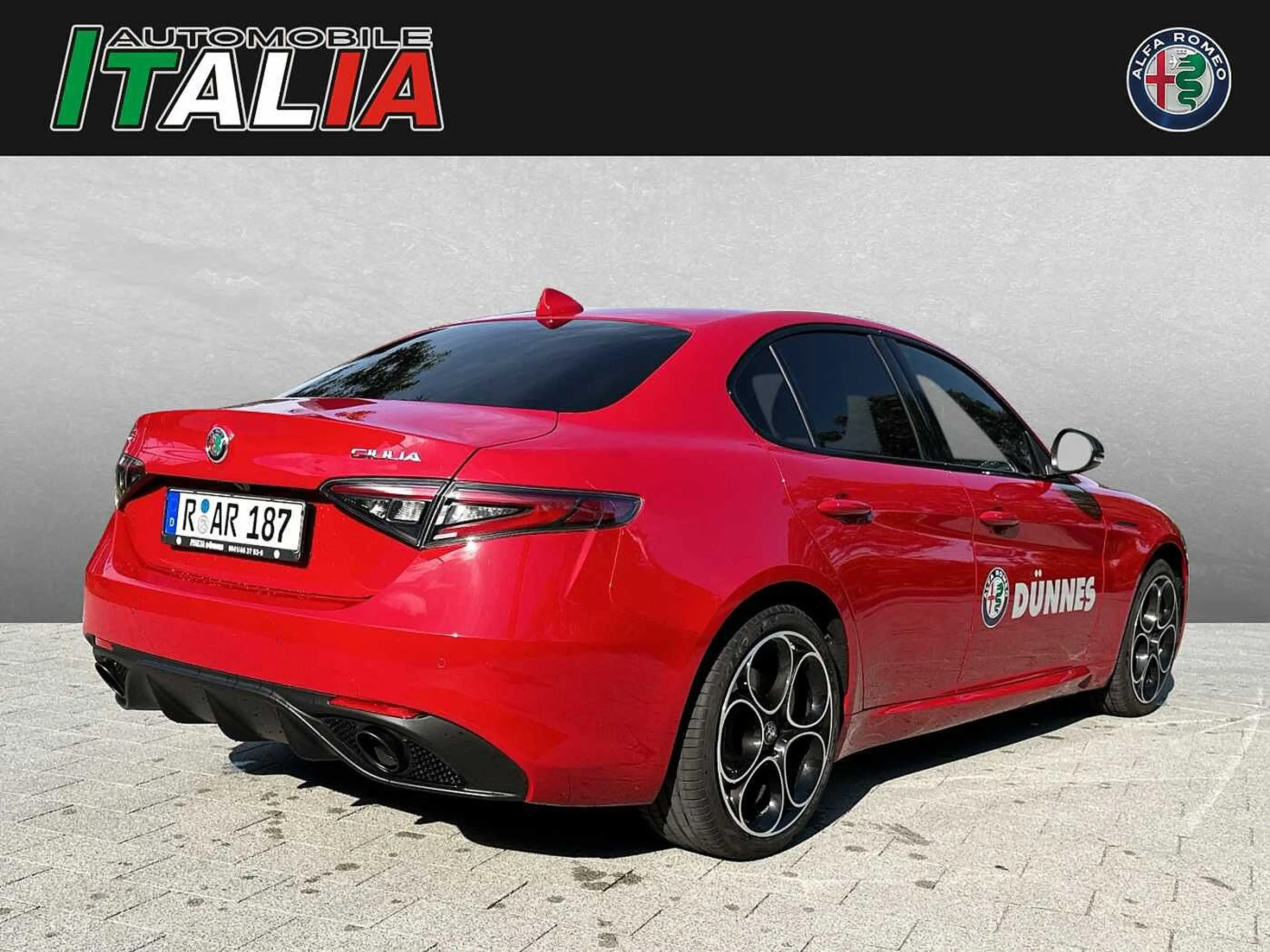 Alfa Romeo Giulia Competizione 2.0 Turbo 16V AT8-Q4 — photo 2