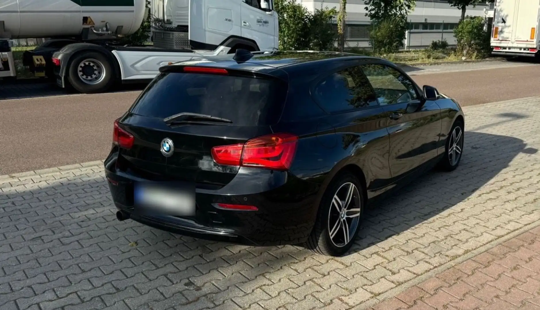 BMW 118 118i Sport Line Schwarz - 2