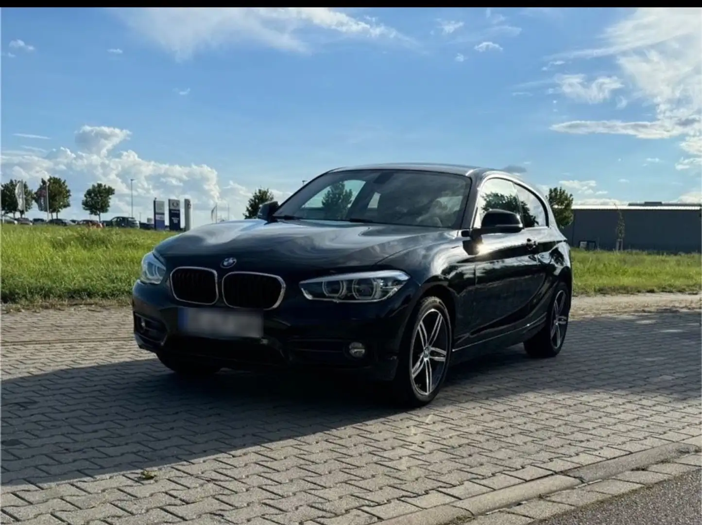 BMW 118 118i Sport Line Schwarz - 1